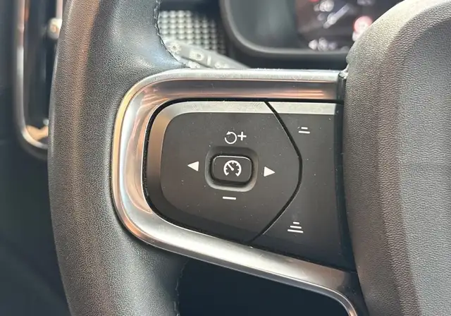 Volvo XC40 view 14
