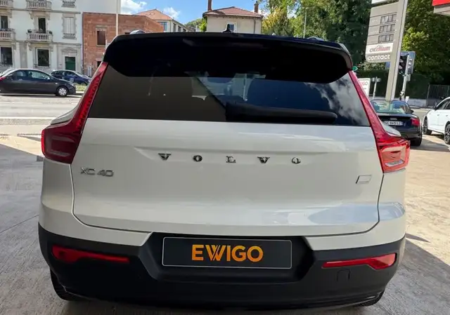 Volvo XC40 view 4