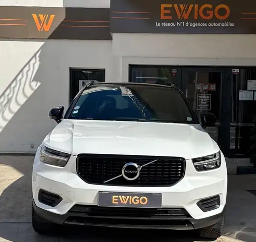 Volvo XC40 view 8