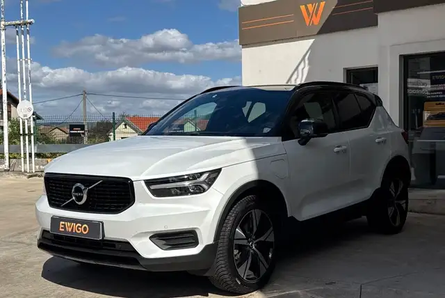 Volvo XC40 view 7
