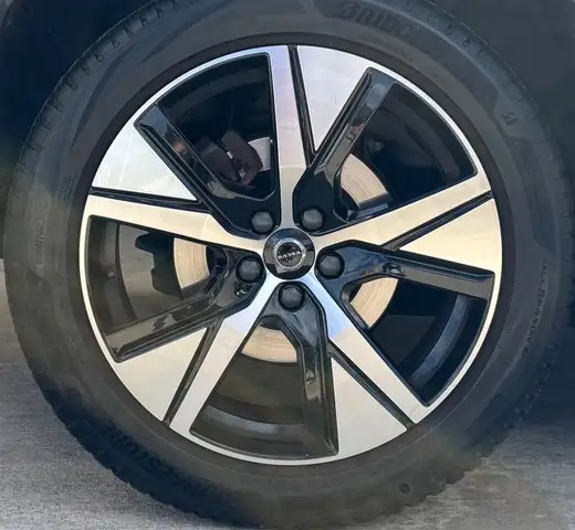Volvo XC40 view 22
