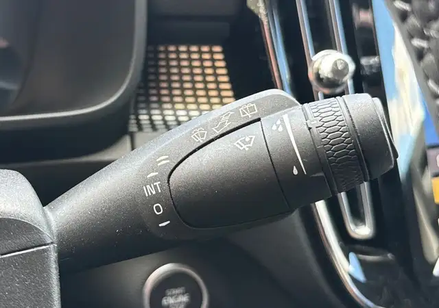 Volvo XC40 view 17