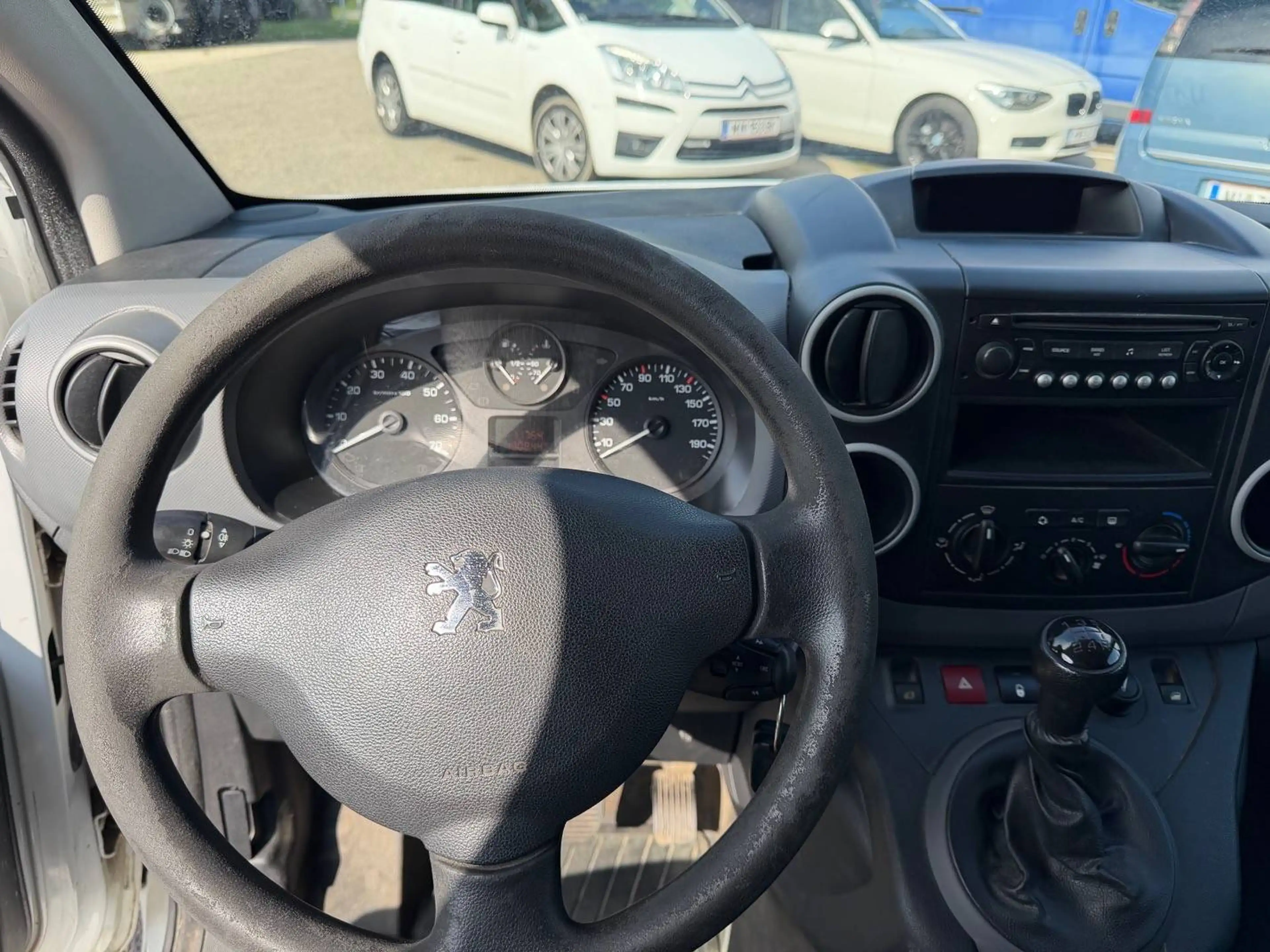 Peugeot Partner L1 Komfort*PickerlNEU*Klima*AHK*Dachträger* — photo 7