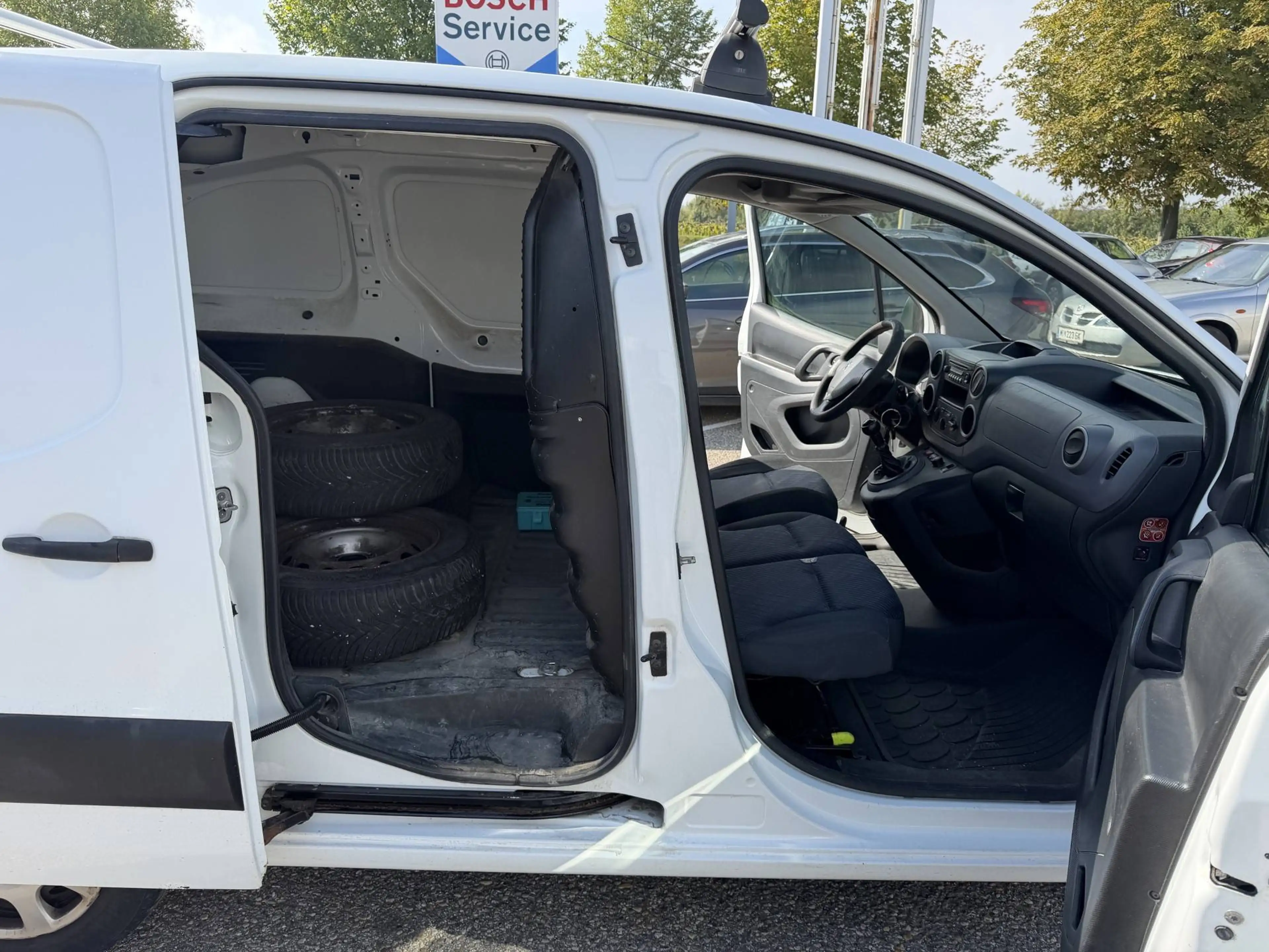 Peugeot Partner L1 Komfort*PickerlNEU*Klima*AHK*Dachträger* — photo 12
