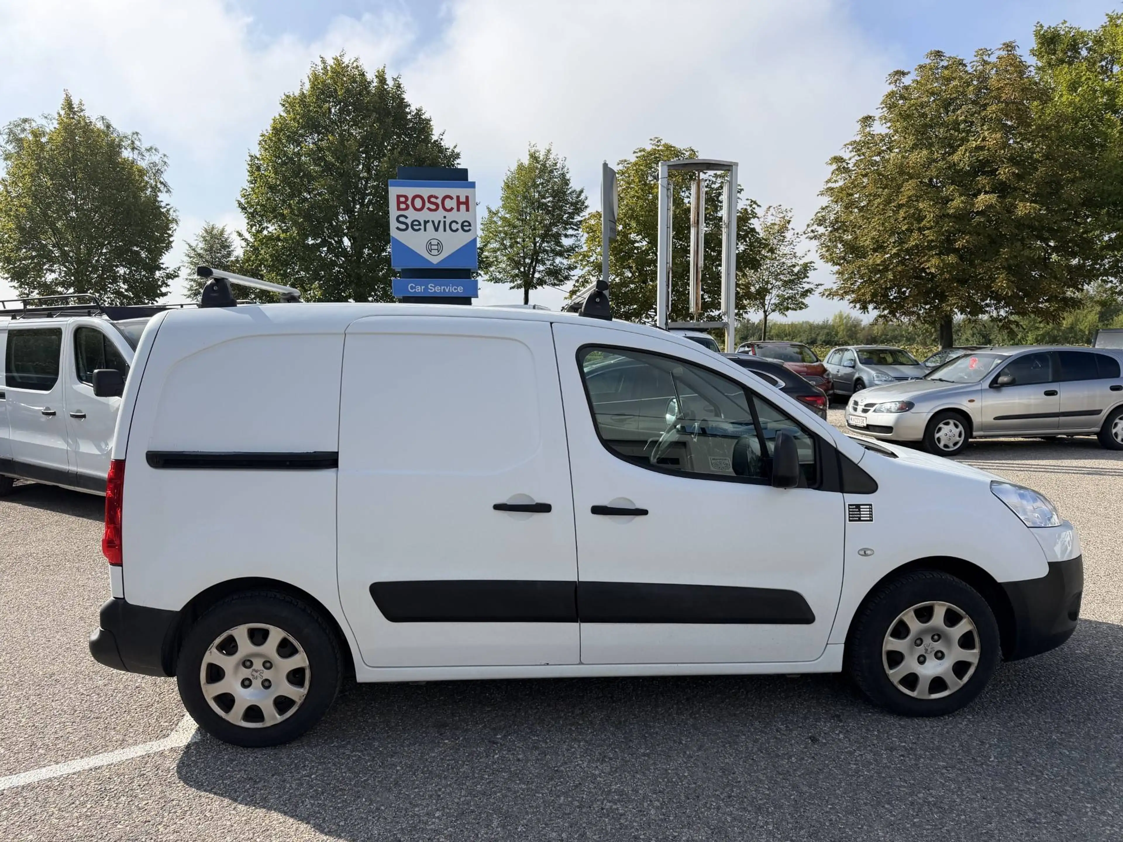Peugeot Partner L1 Komfort*PickerlNEU*Klima*AHK*Dachträger* — photo 3