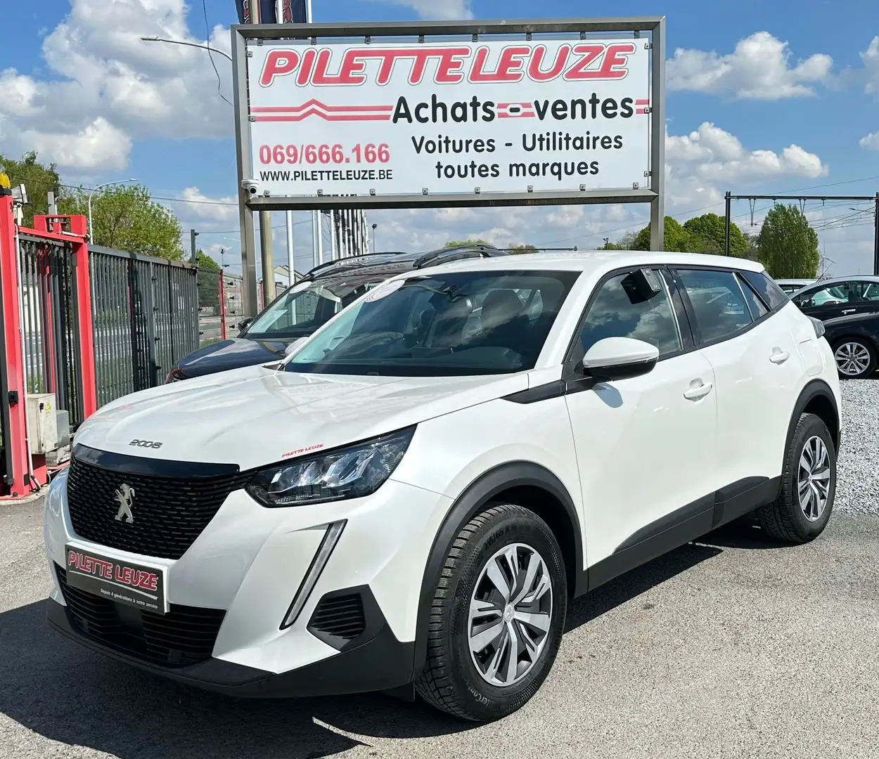 Peugeot 2008 1.5 BlueHDi Allure S CAPT AR/CARPLAY (11975 HTVA) Blanc - 1