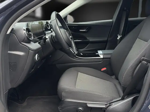 Mercedes-Benz C-Class view 13