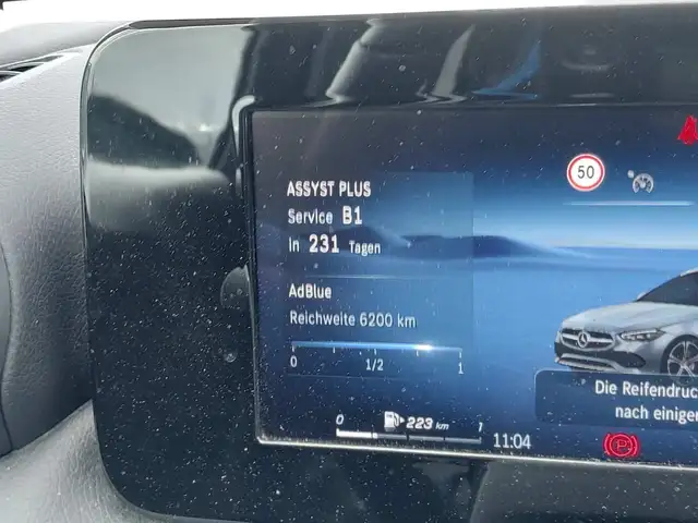 Mercedes-Benz C view 14