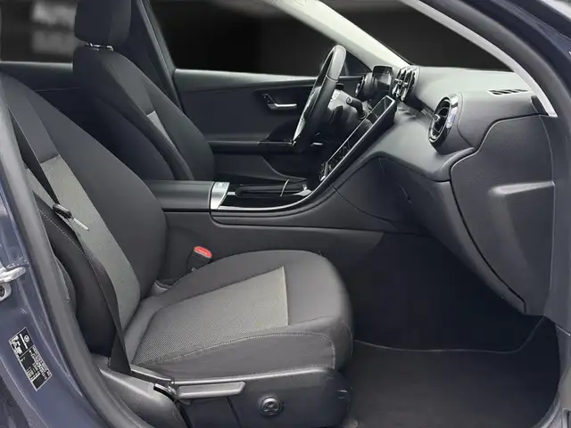 Mercedes-Benz C-Class view 14