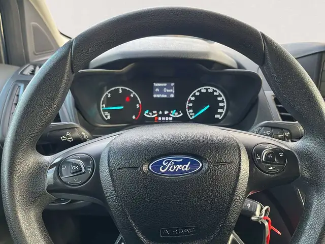 Ford Transit Connect view 10