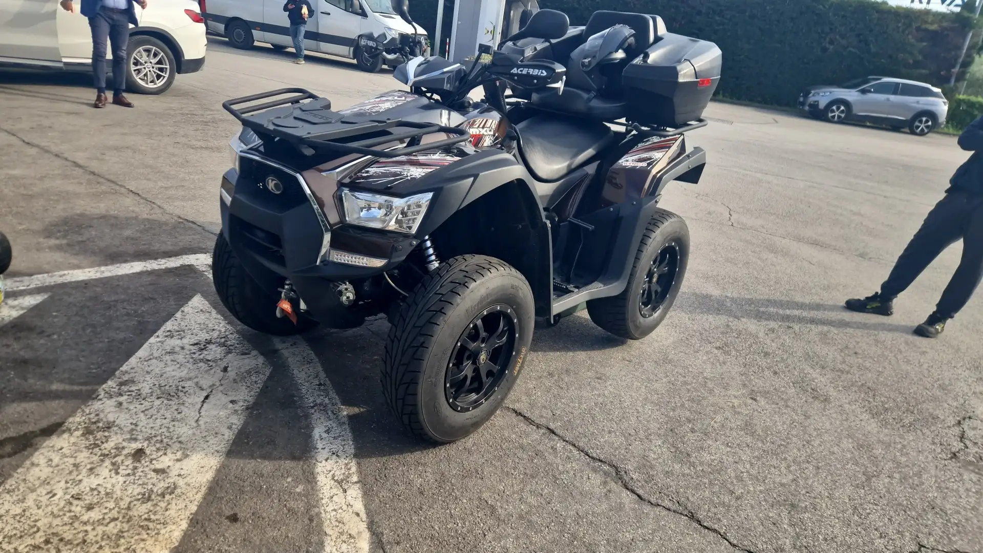Kymco MXU 700 Marrón - 1