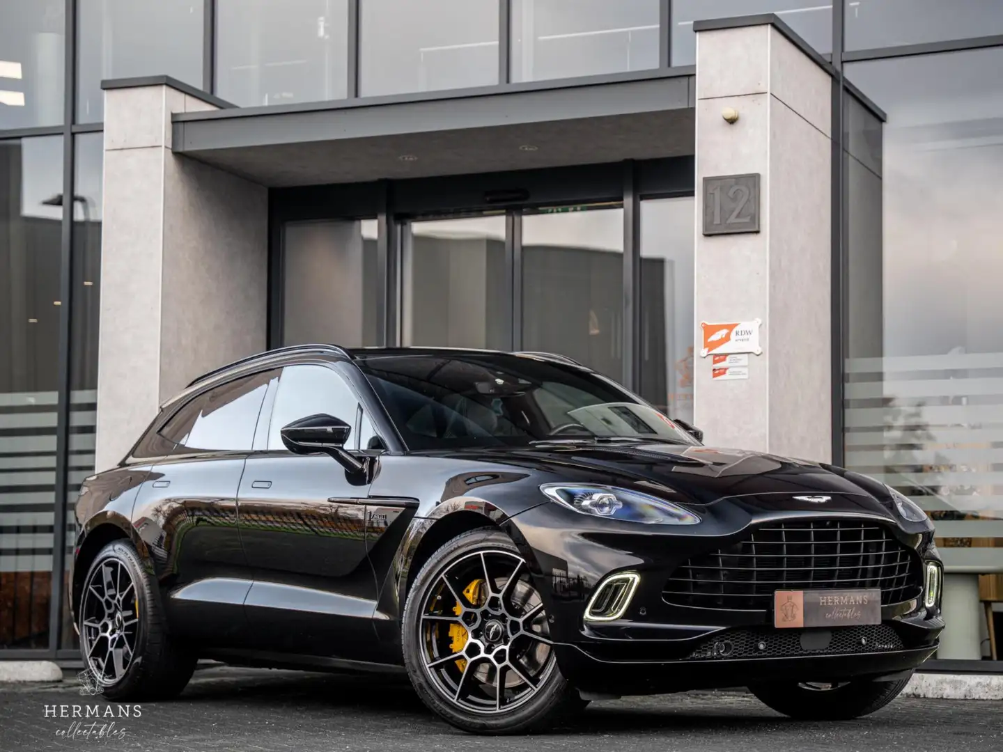 Aston Martin DBX 4.0 V8 1913 / 1 of 500 / Limited / Pano / Memory Schwarz - 1