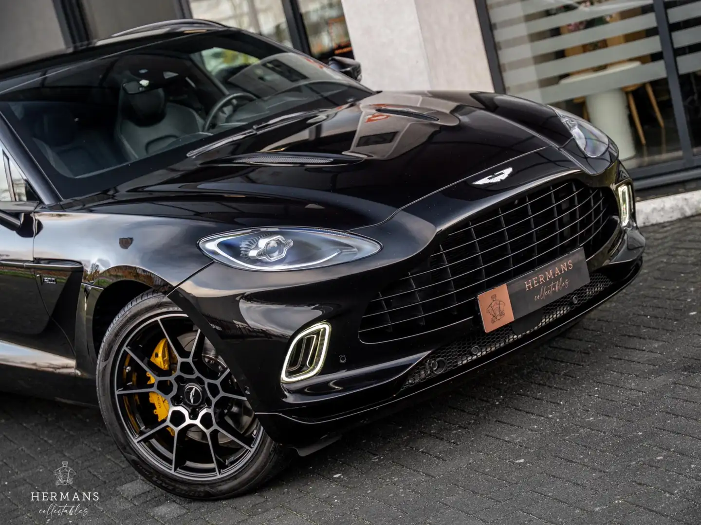 Aston Martin DBX 4.0 V8 1913 / 1 of 500 / Limited / Pano / Memory Schwarz - 2