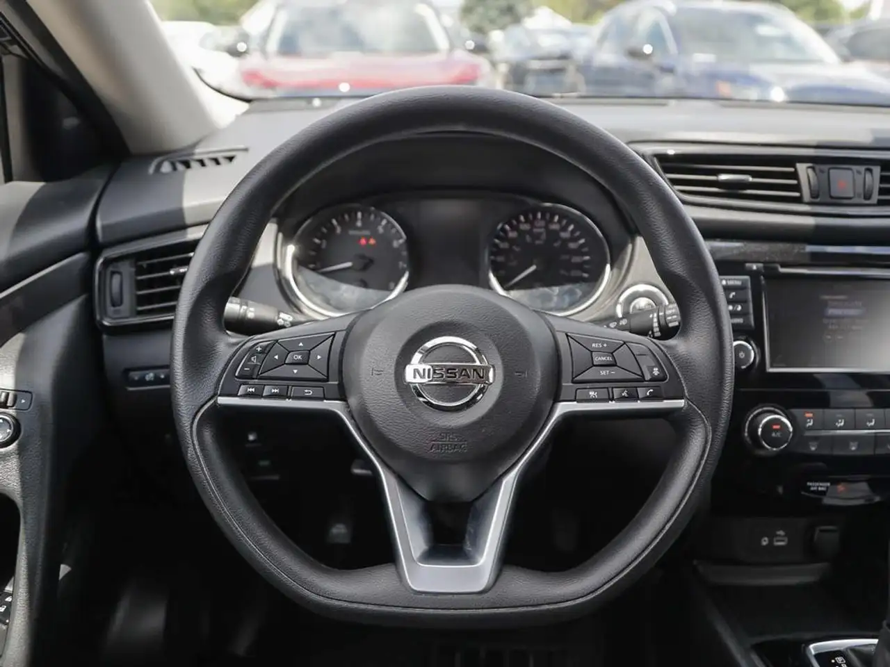 Nissan Rogue снимка Nissan Rogue