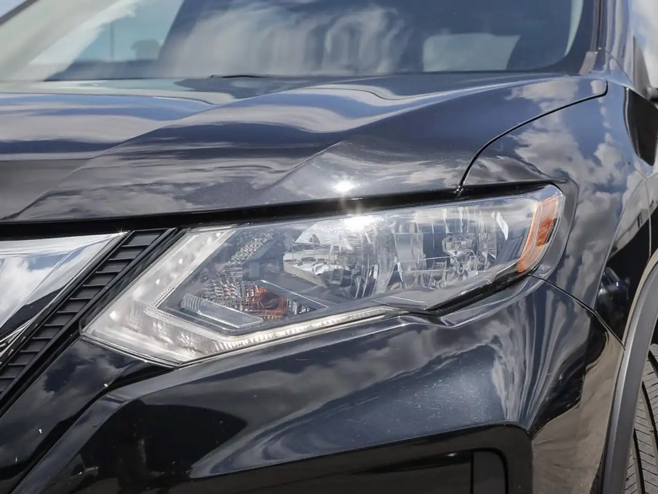 Nissan Rogue снимка Nissan Rogue