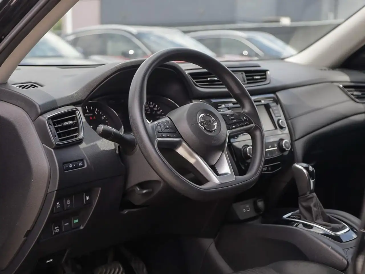 Nissan Rogue снимка Nissan Rogue