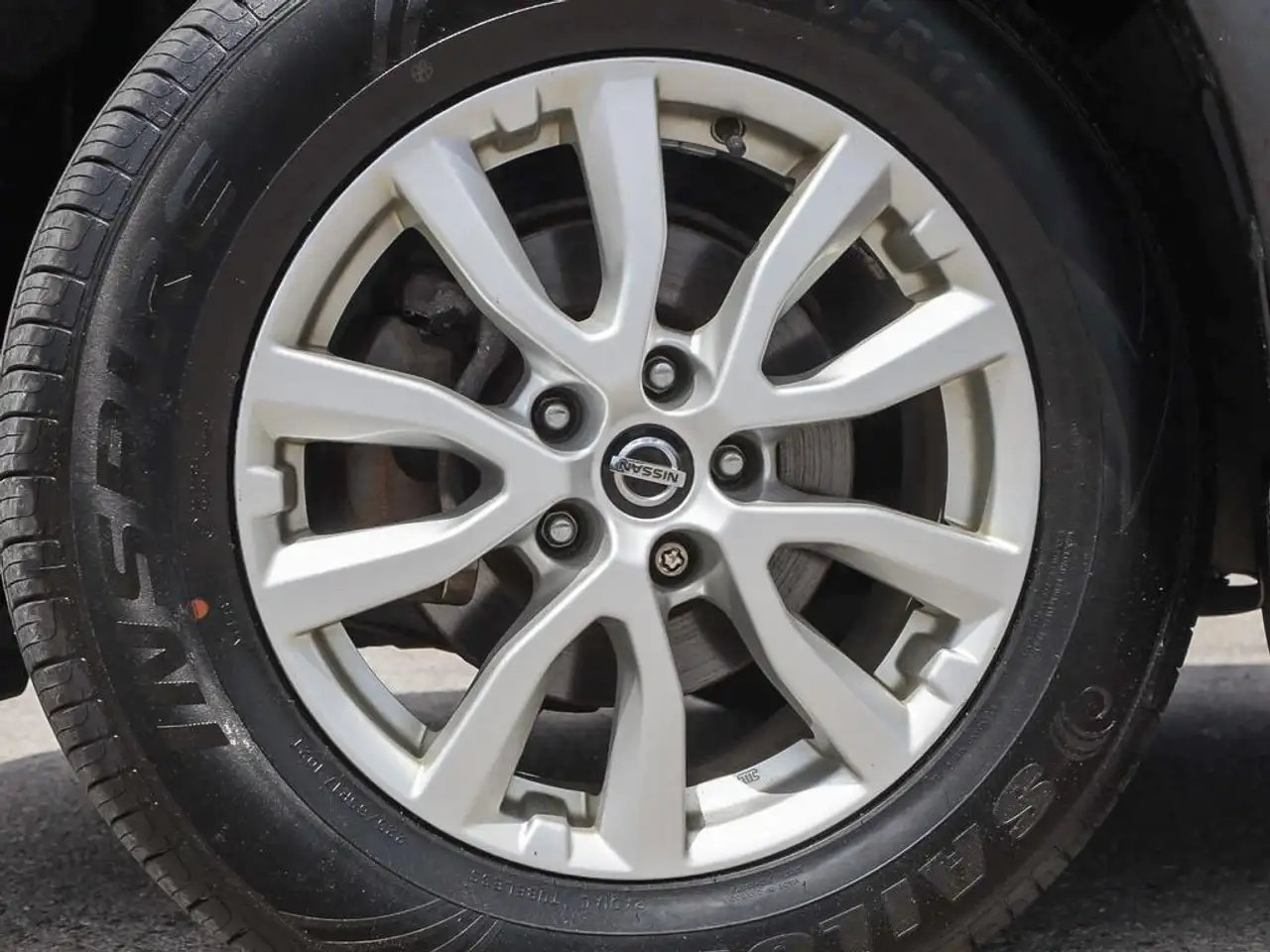 Nissan Rogue снимка Nissan Rogue