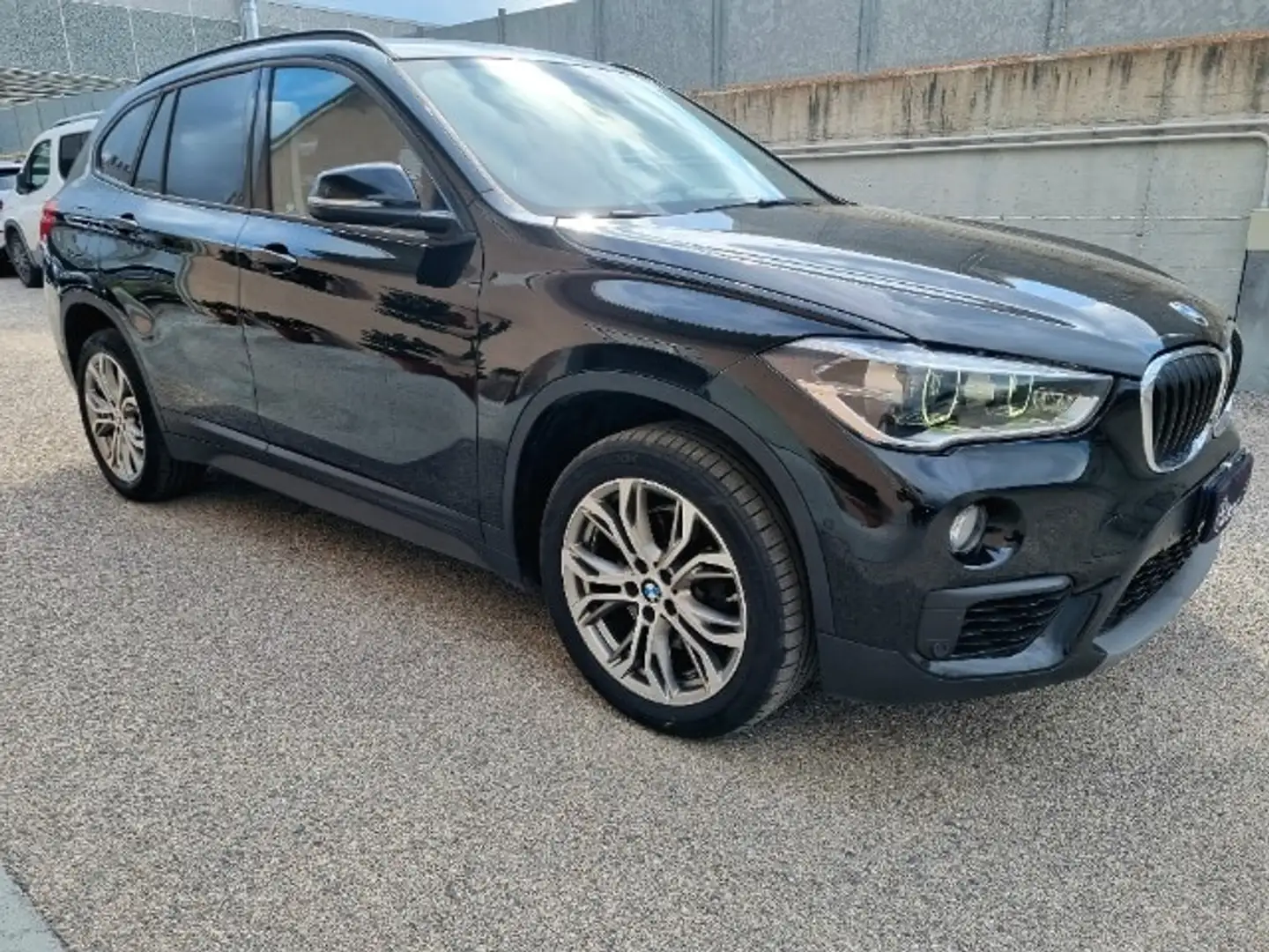 BMW X1 sDrive18d Business Nero - 1