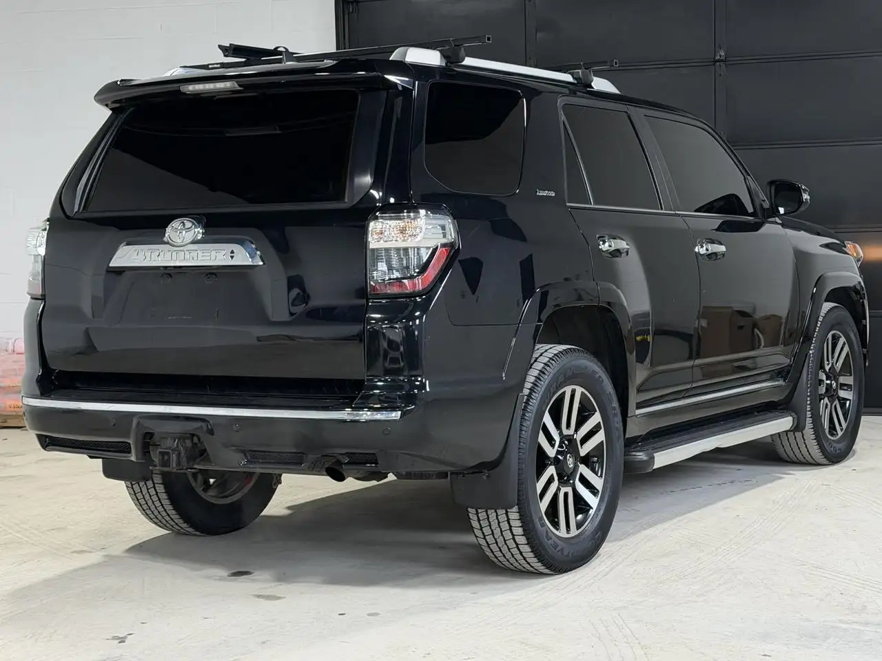 Toyota 4-Runner снимка Toyota 4-Runner