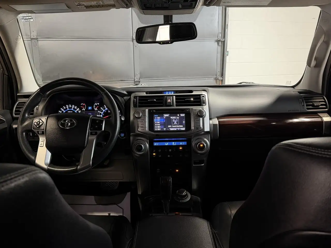 Toyota 4-Runner снимка Toyota 4-Runner