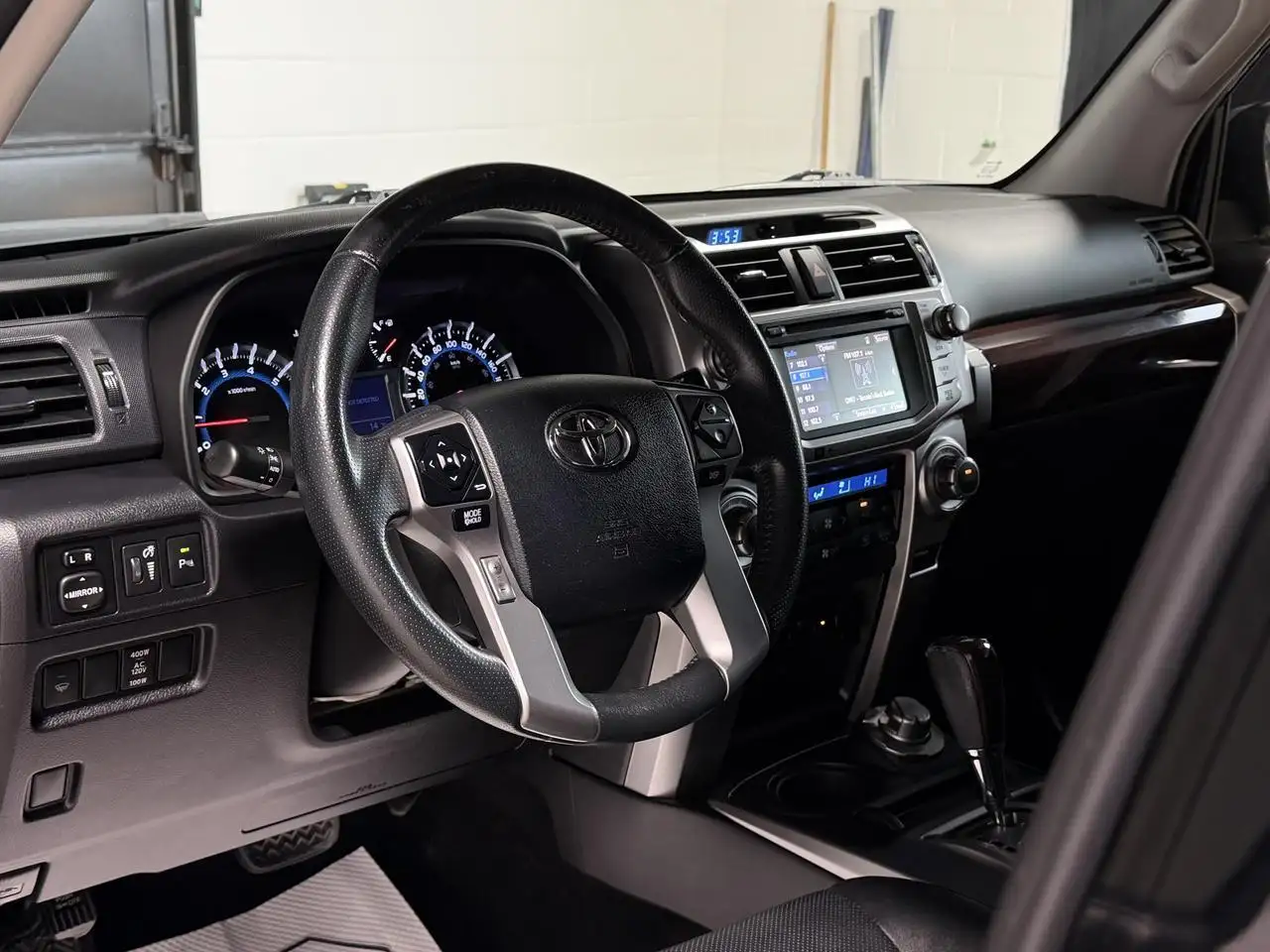 Toyota 4-Runner снимка Toyota 4-Runner