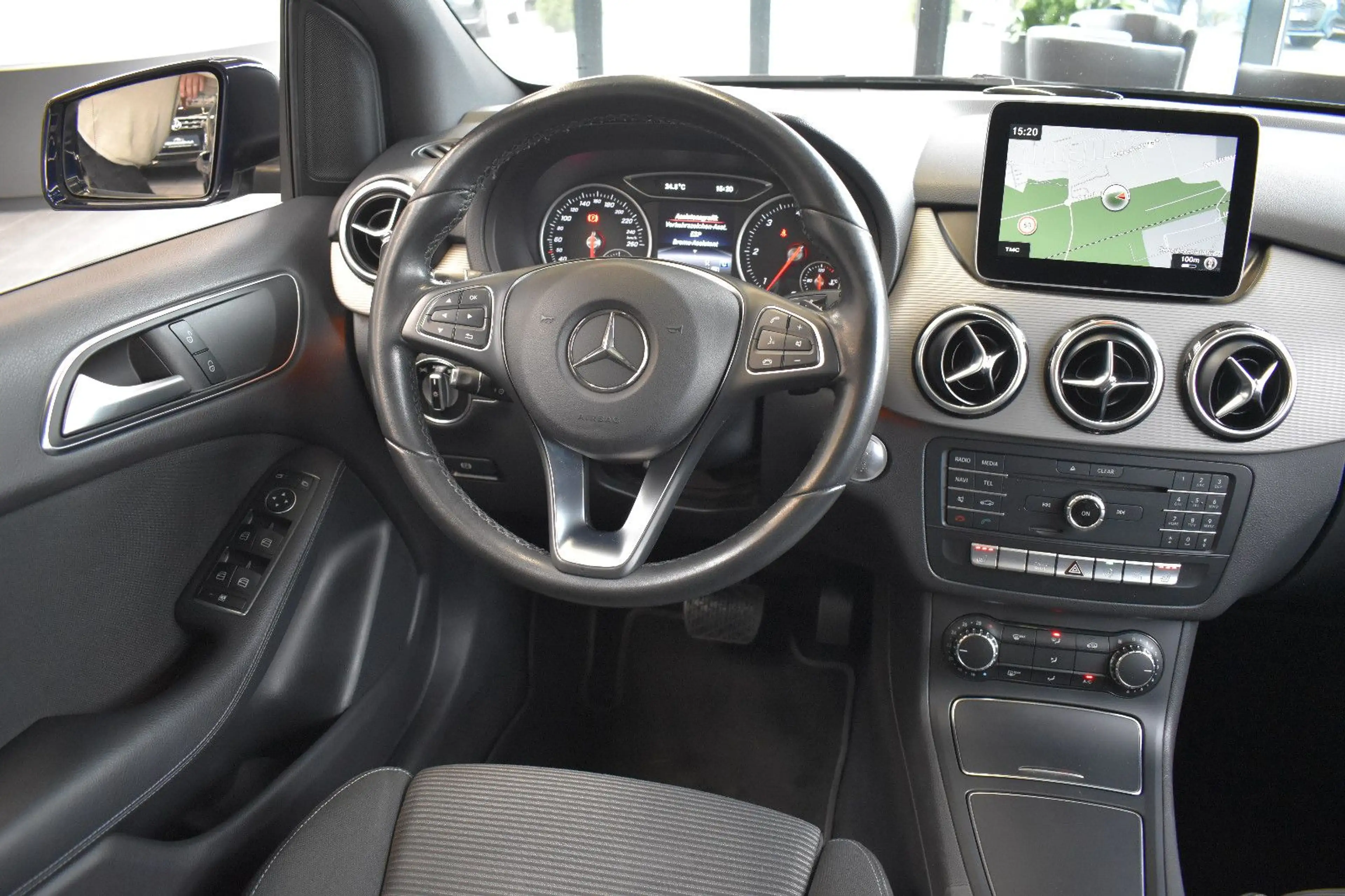 Mercedes-Benz B 200 CDI Style 7G-DCT LED~Panorama~Navi3D — photo 10