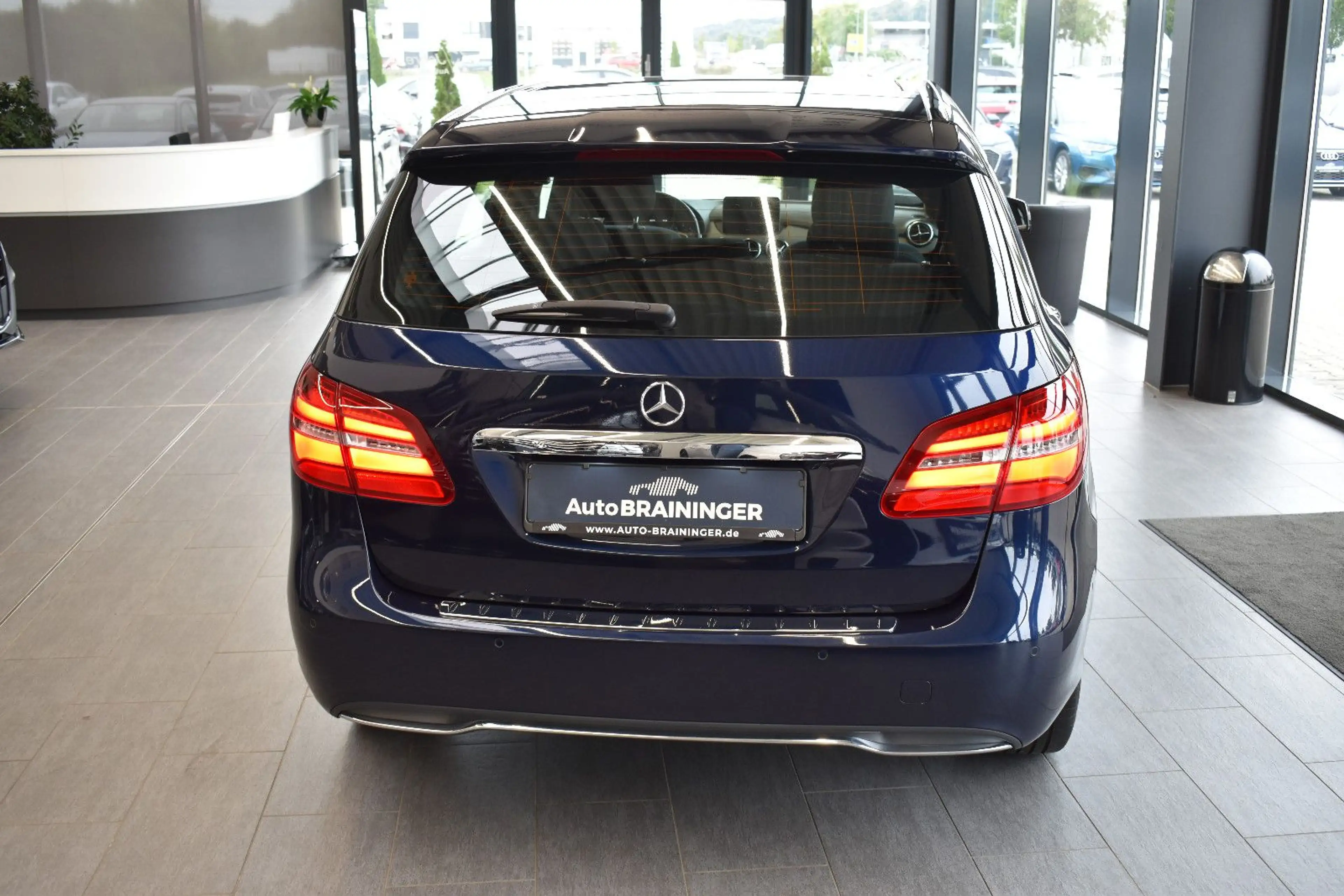 Mercedes-Benz B 200 CDI Style 7G-DCT LED~Panorama~Navi3D — photo 6