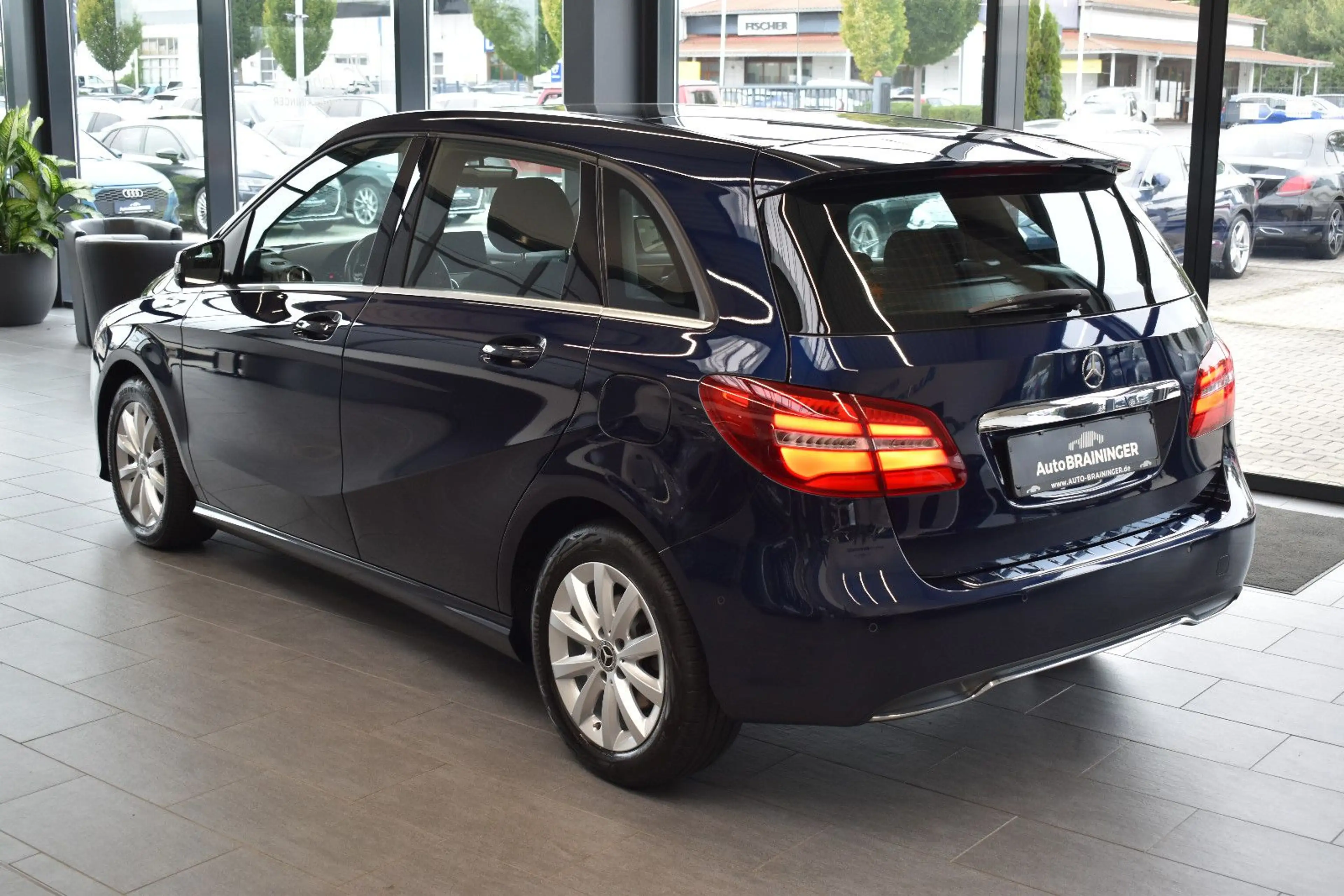 Mercedes-Benz B 200 CDI Style 7G-DCT LED~Panorama~Navi3D — photo 7