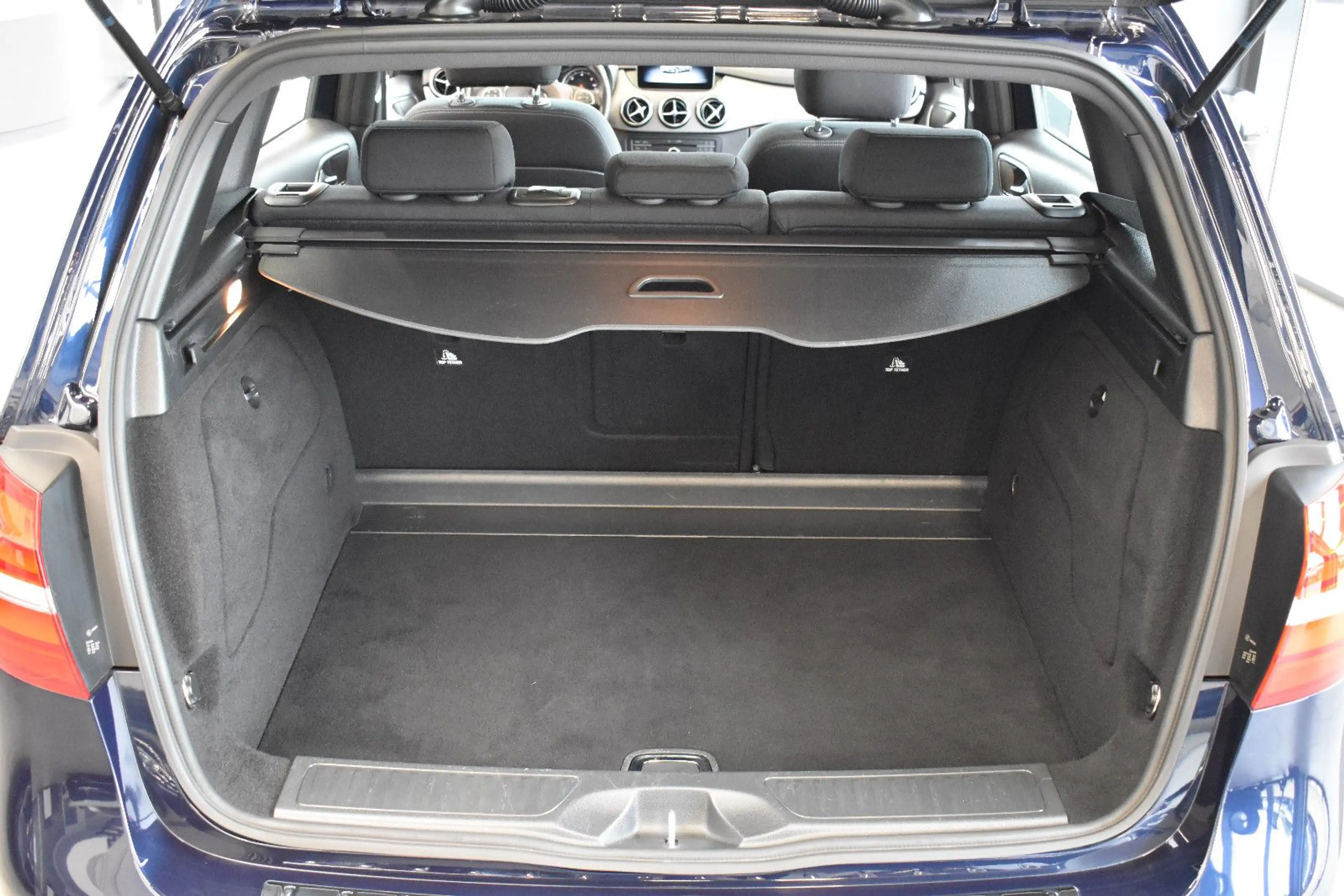 Mercedes-Benz B 200 CDI Style 7G-DCT LED~Panorama~Navi3D — photo 12