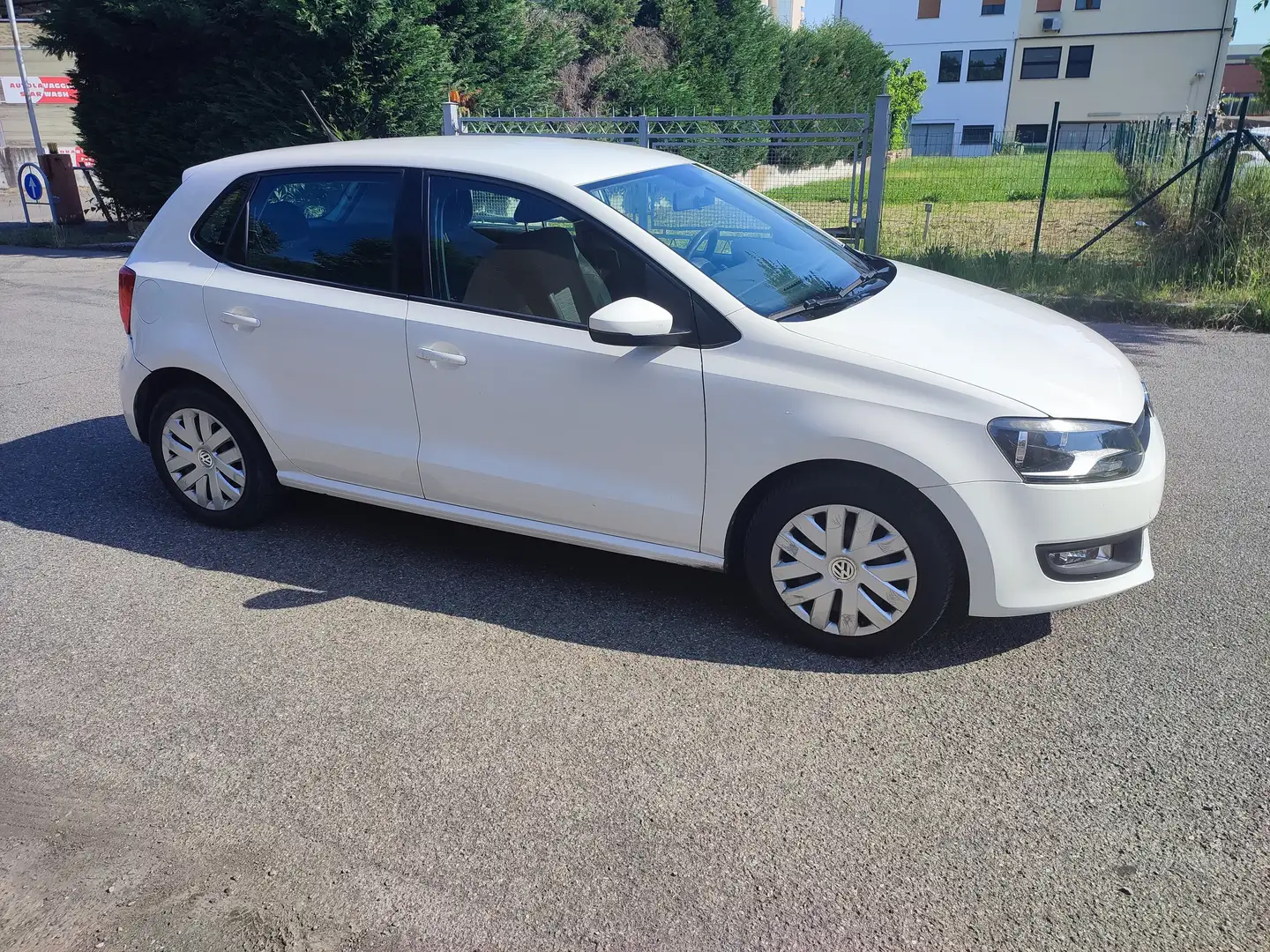 Volkswagen Polo Polo V 2009 5p 1.4 Highline bi-fuel Blanc - 1