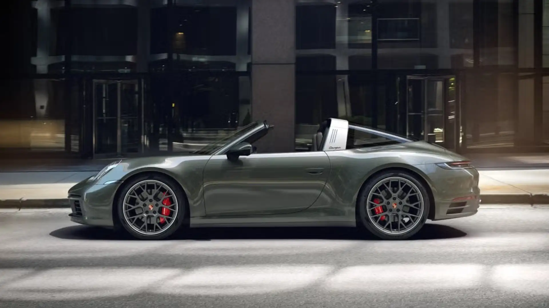 Porsche 992 Targa 4S Grün - 2