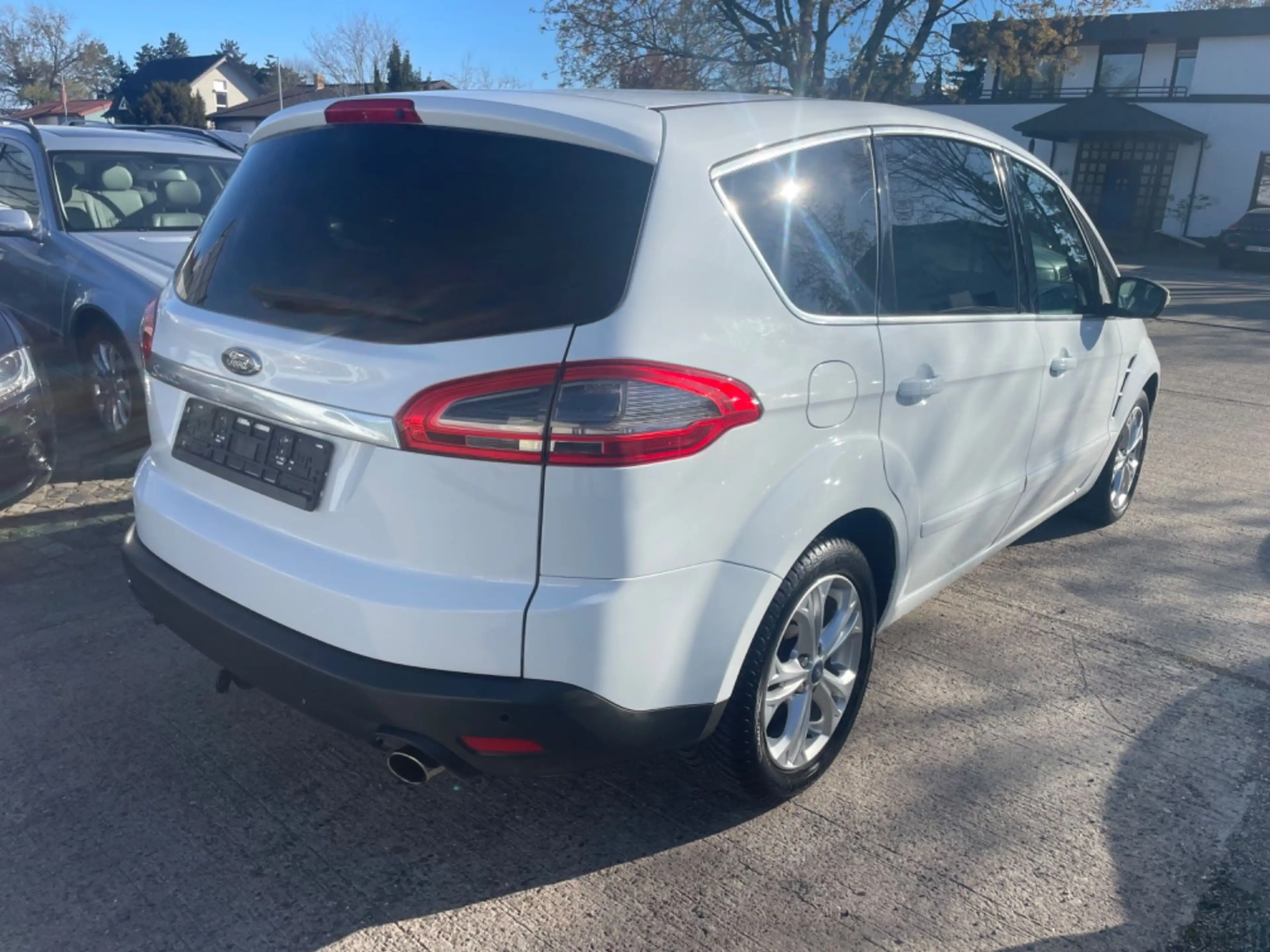 Ford S-Max S-MAX Titanium AUTOMATIK TÜV+SERVICE NEU ! — photo 3