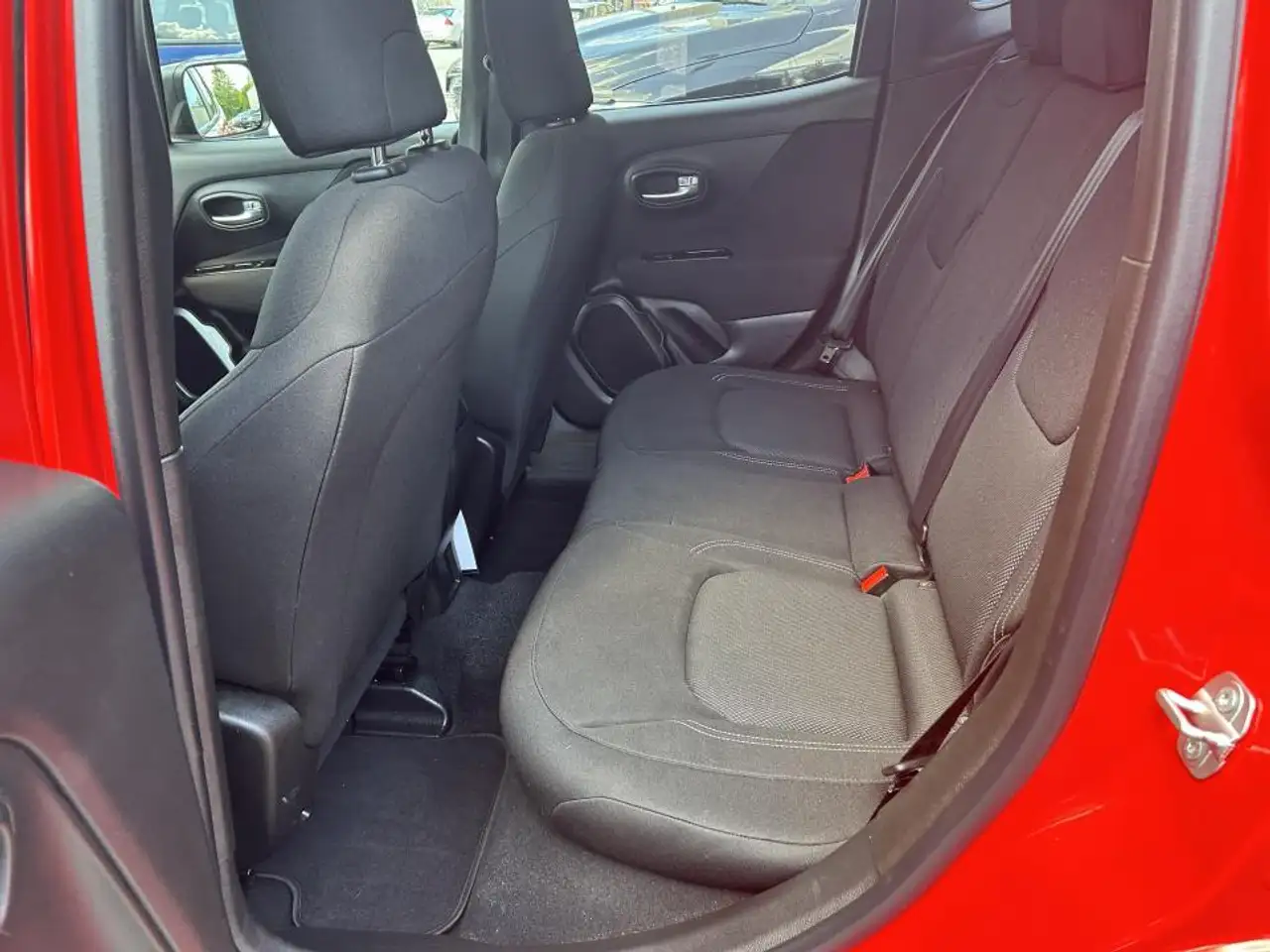 Jeep Renegade снимка Jeep Renegade