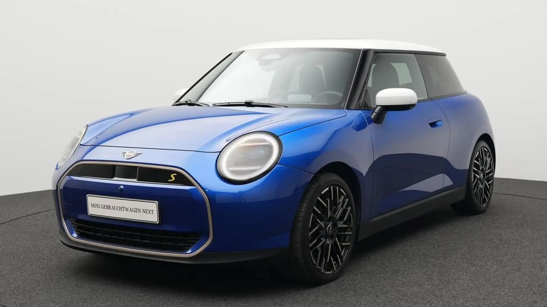 MINI Cooper SE Favoured Trim Blau - 1