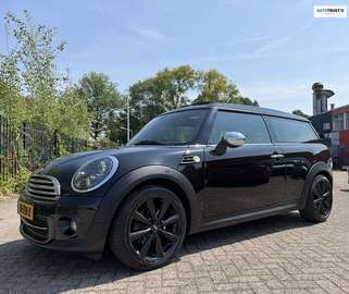 1.6 Chili/Black on Black/Pano/Half Leder/Bi-Xenon/