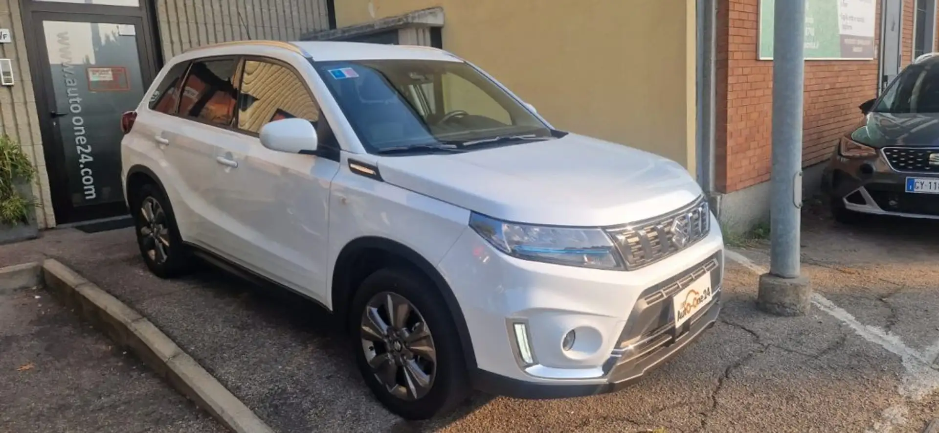 Suzuki Vitara 1.4 Hybrid Top PREZZO REALE Wit - 1