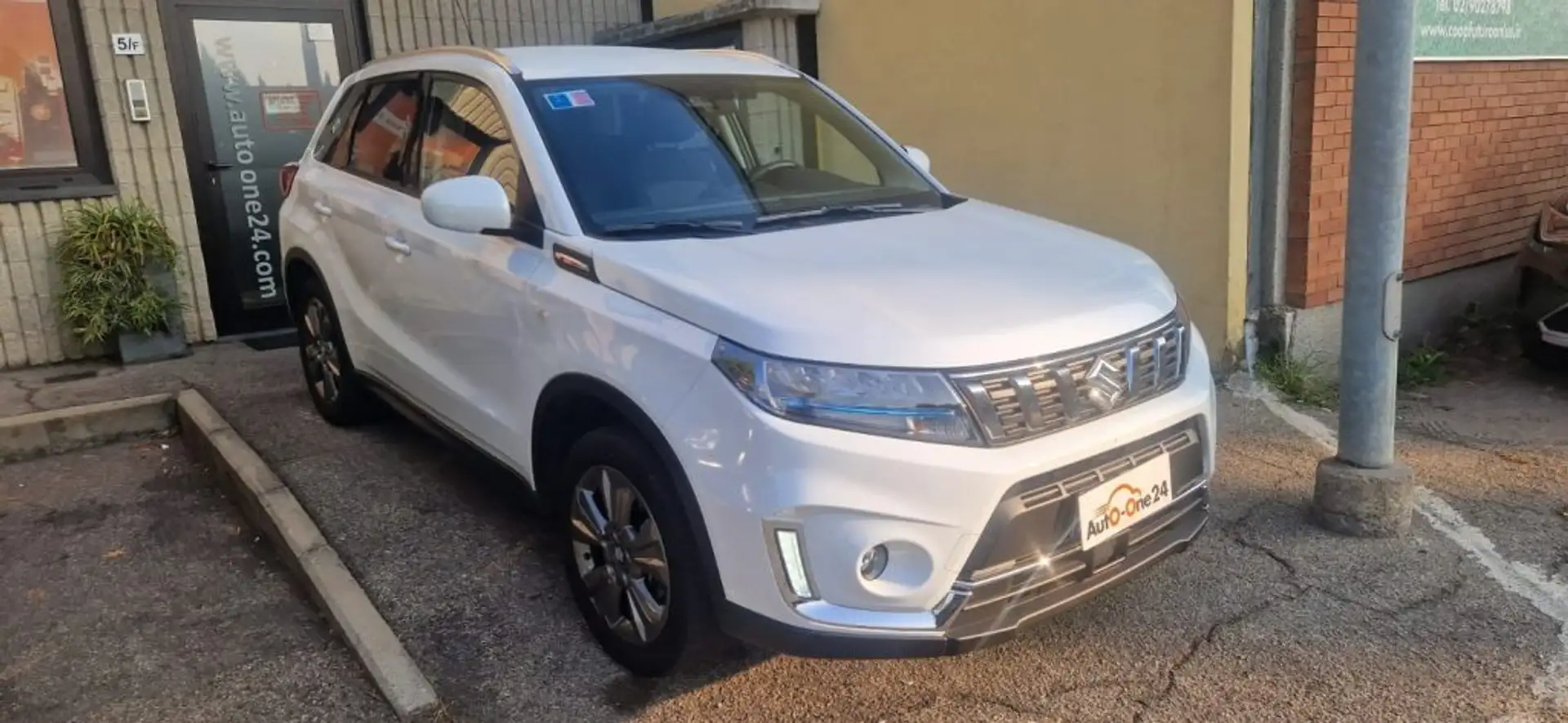 Suzuki Vitara 1.4 Hybrid Top PREZZO REALE Wit - 2