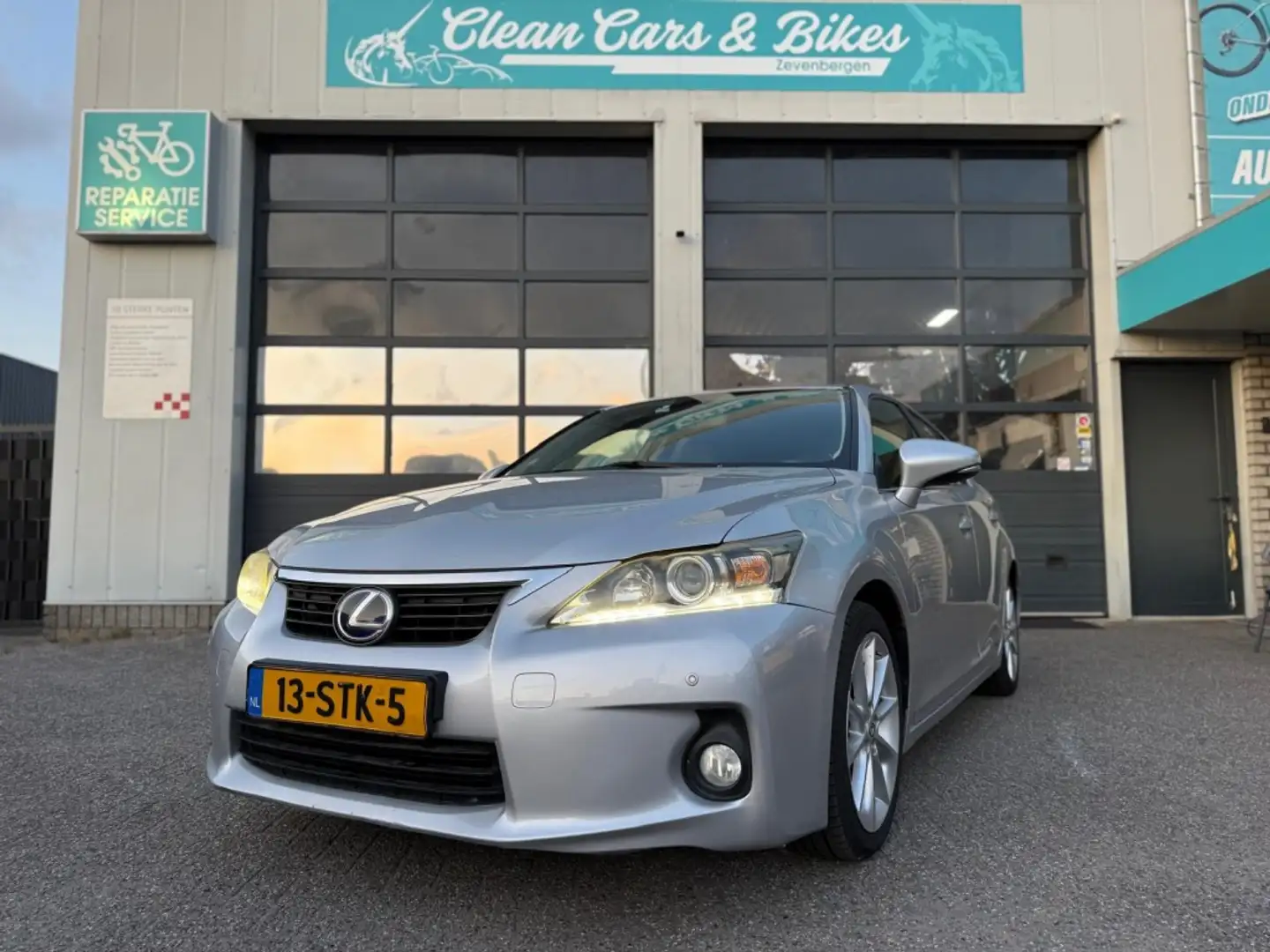 Lexus CT 200h Hybrid Grijs - 1