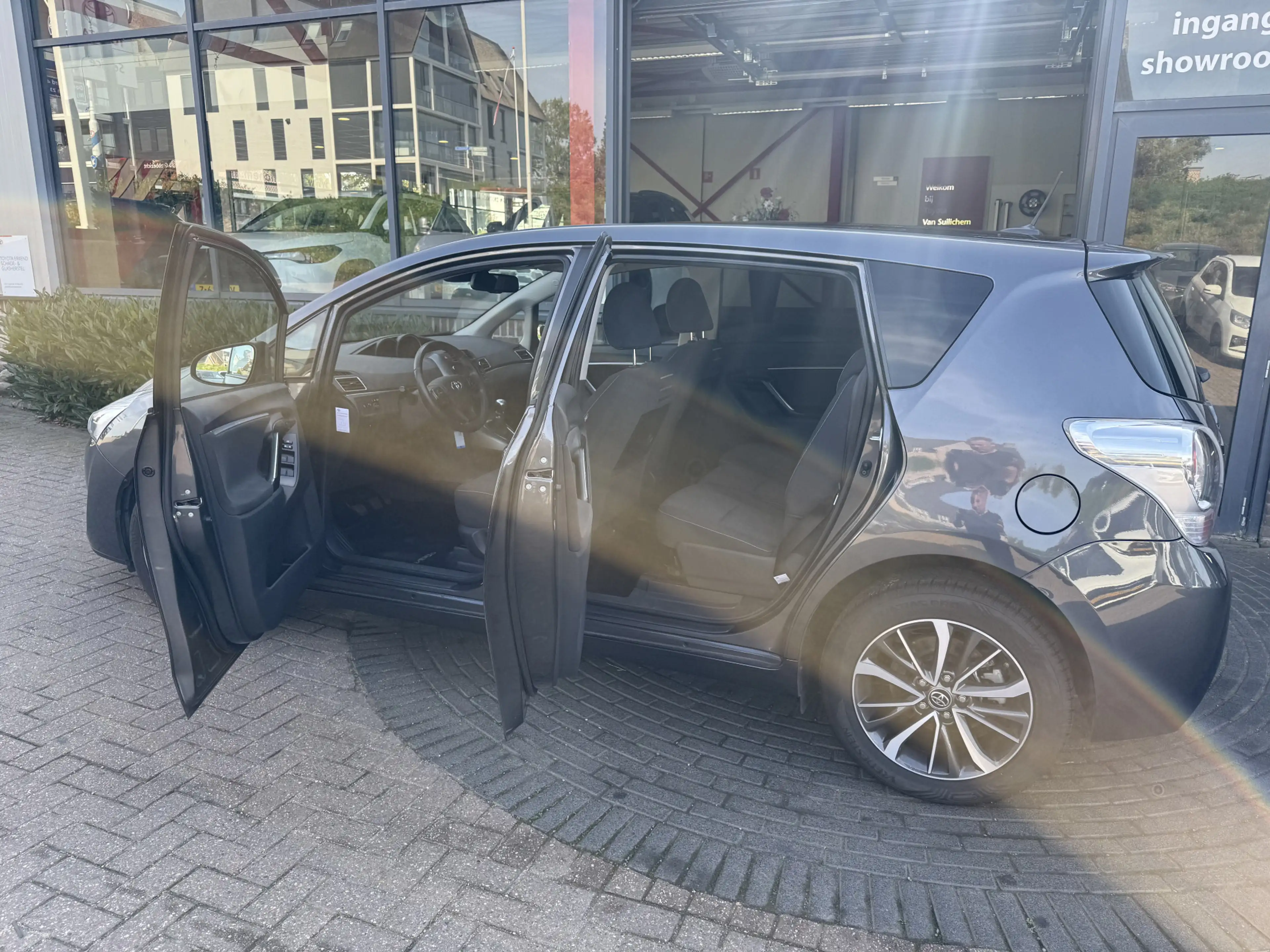 Toyota Verso 1.8 VVT-i Dynamic — photo 7
