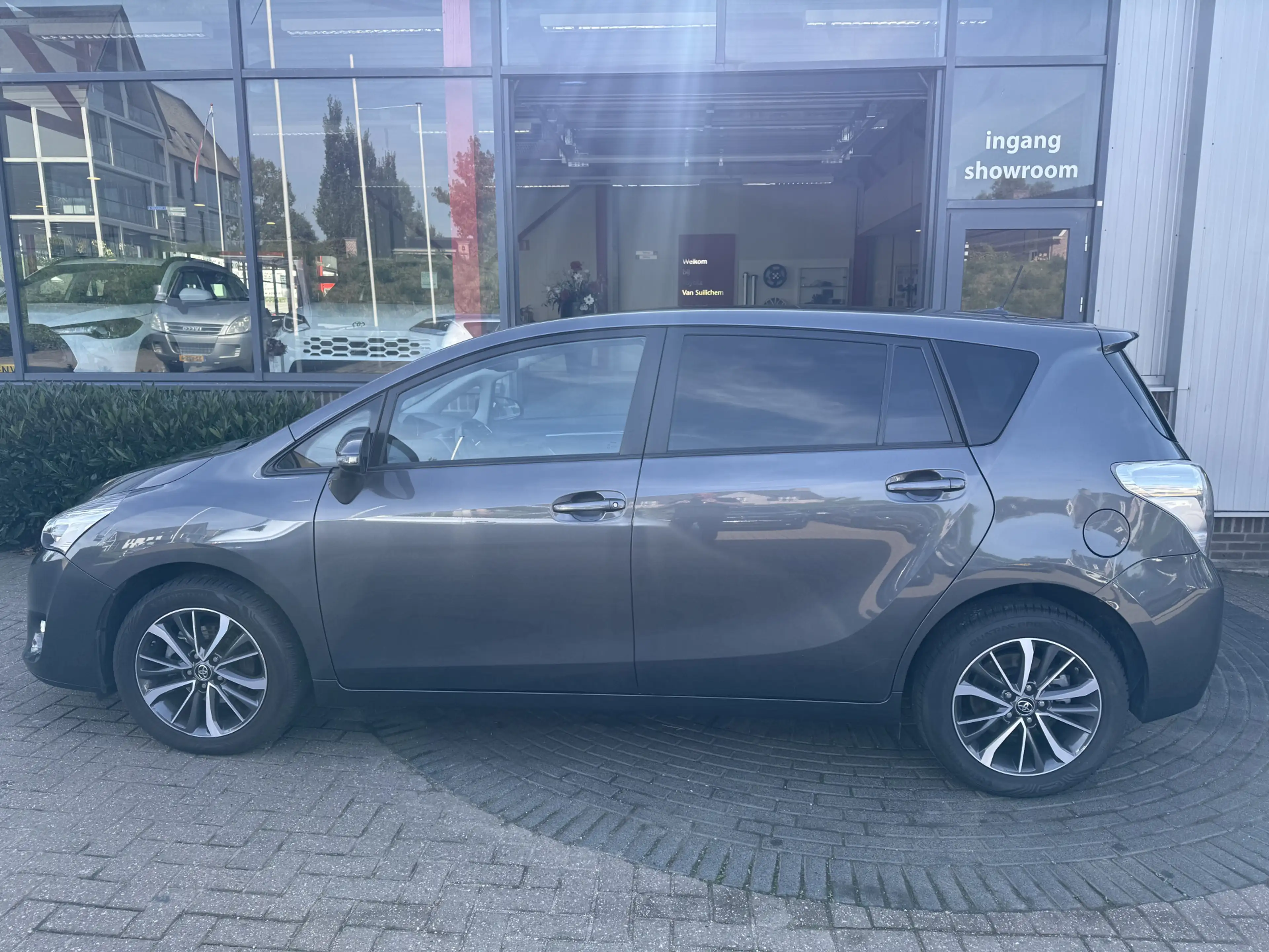 Toyota Verso 1.8 VVT-i Dynamic — photo 2