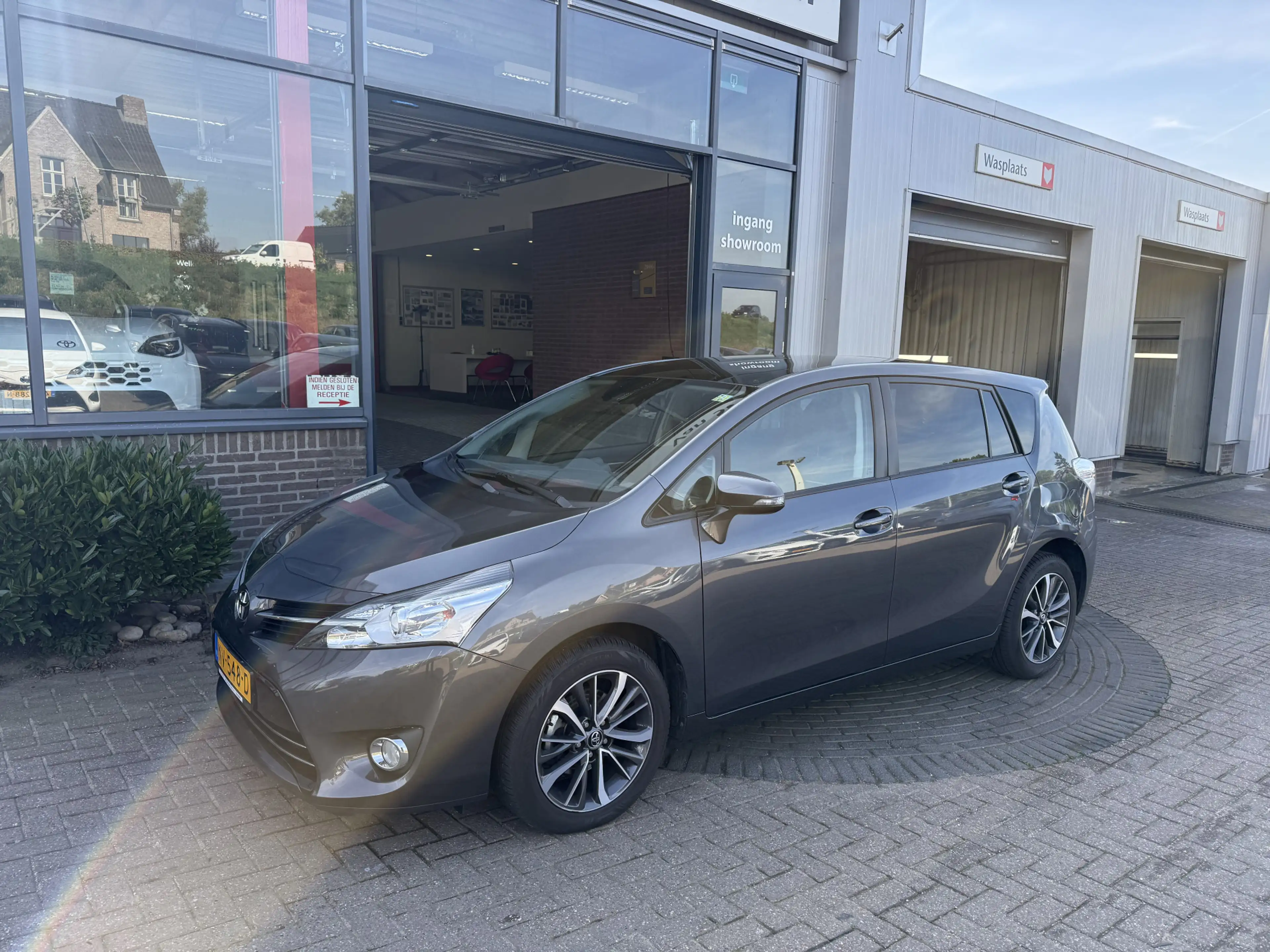 Toyota Verso 1.8 VVT-i Dynamic — photo 3