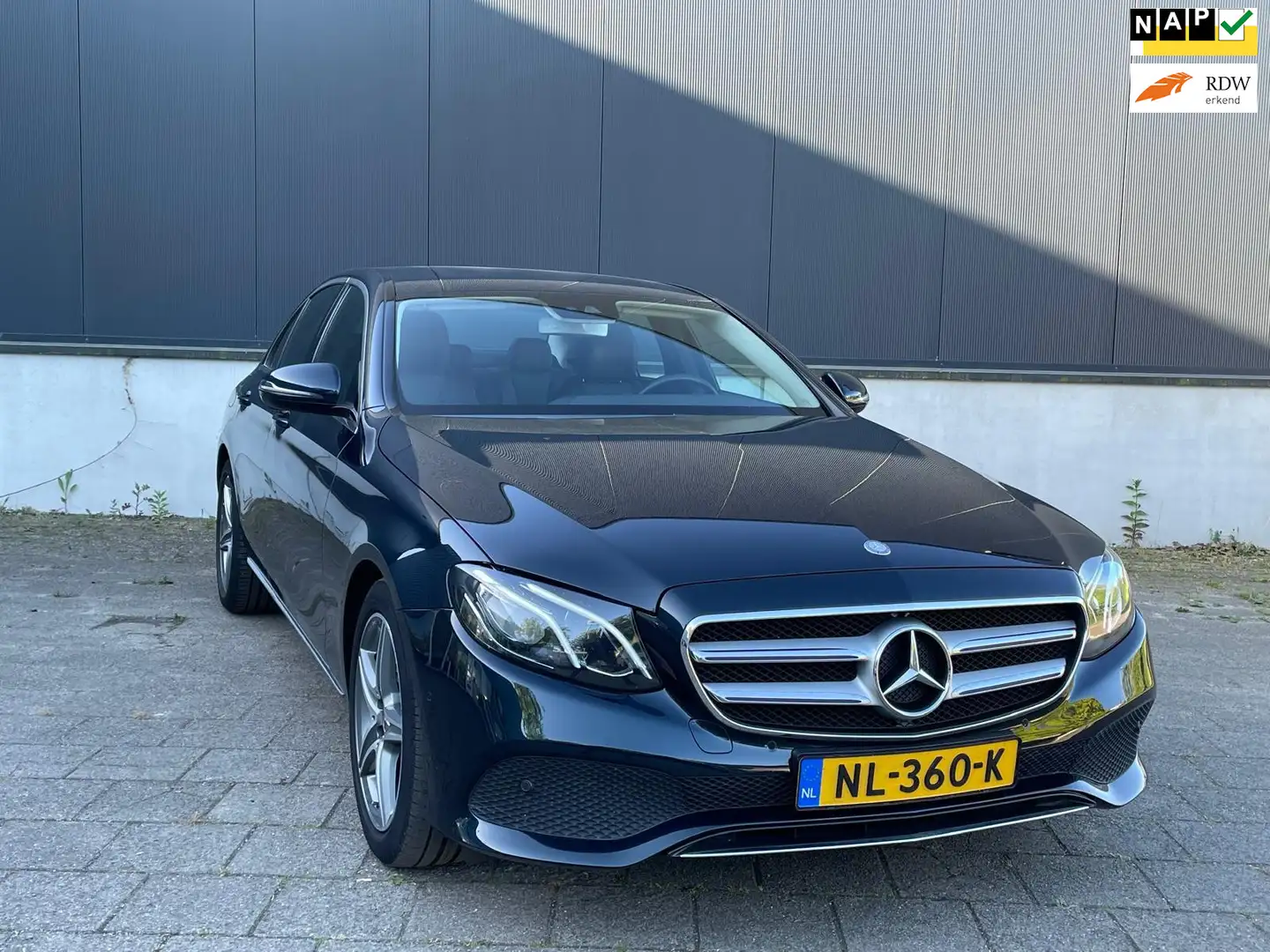 Mercedes-Benz E 200 Business Solution,wide screen,AMG velgen,stoelverw Vert - 1