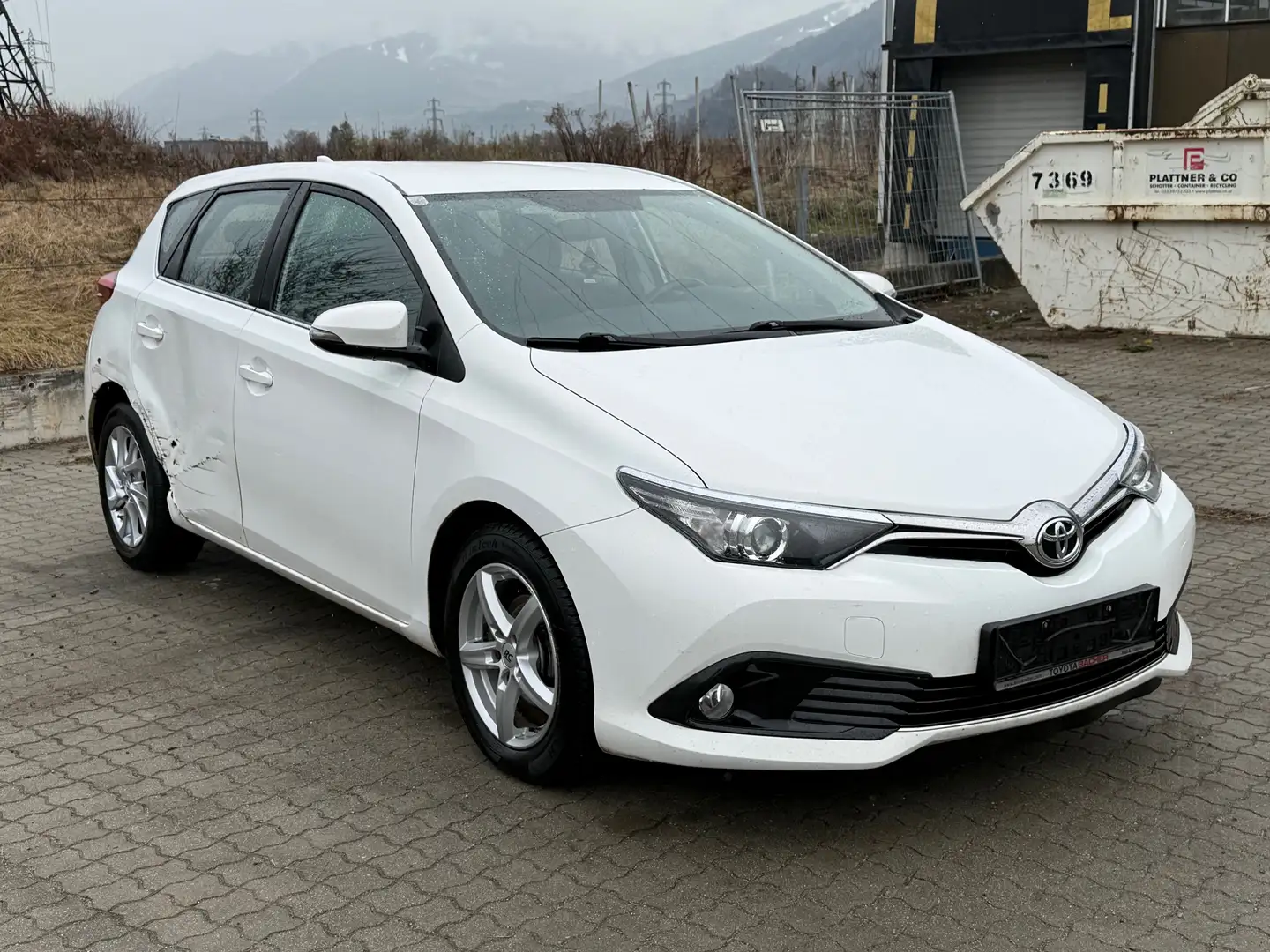 Toyota Auris 1.4D Weiß - 2
