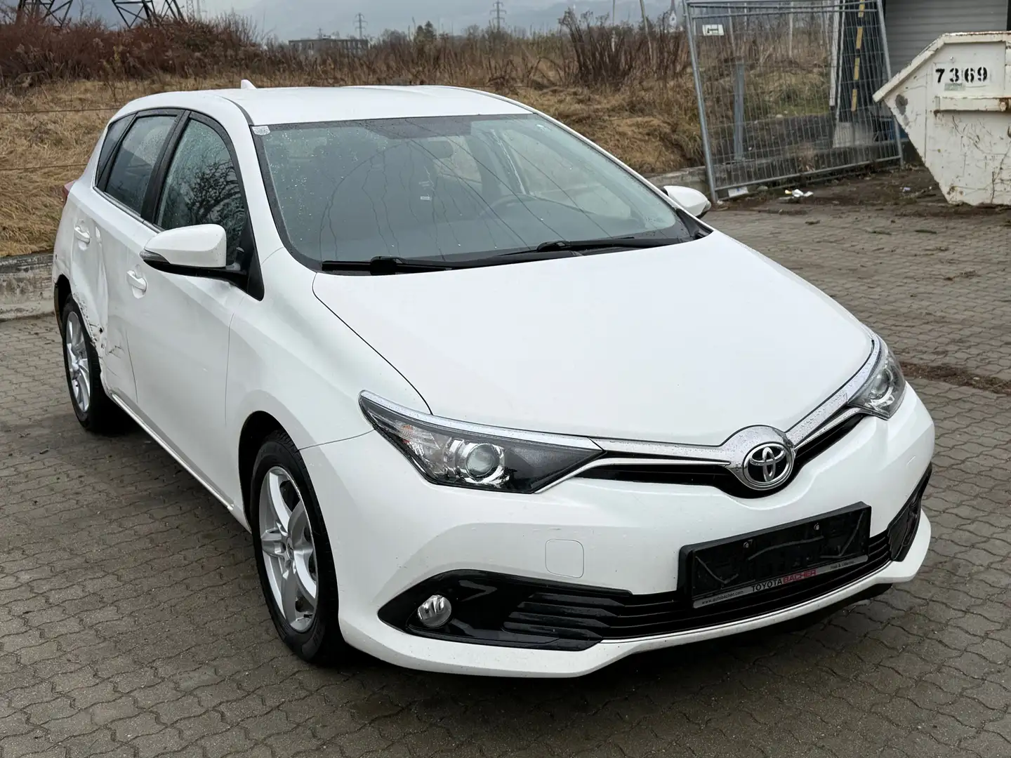Toyota Auris 1.4D Weiß - 1