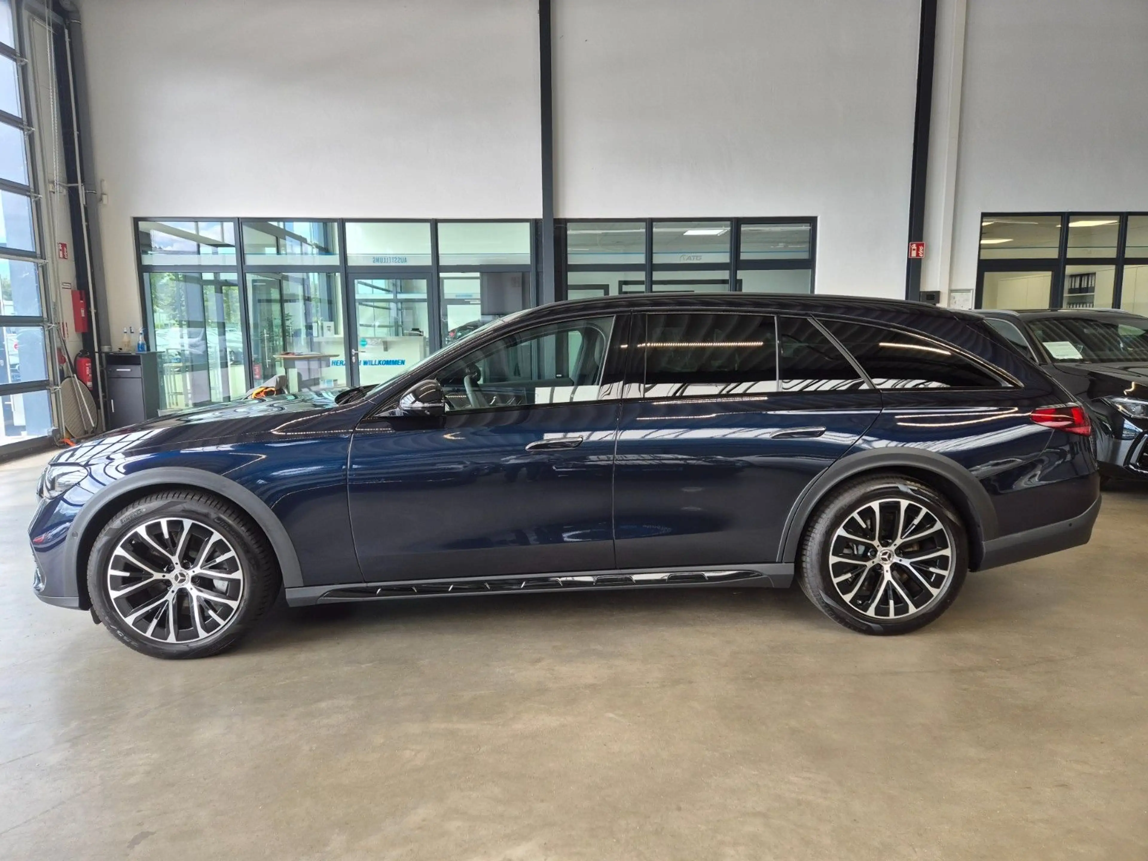 Mercedes-Benz E 450 d T ALL-TERRAIN 4M AVANTGARDE PREMIUM PLUS — photo 5