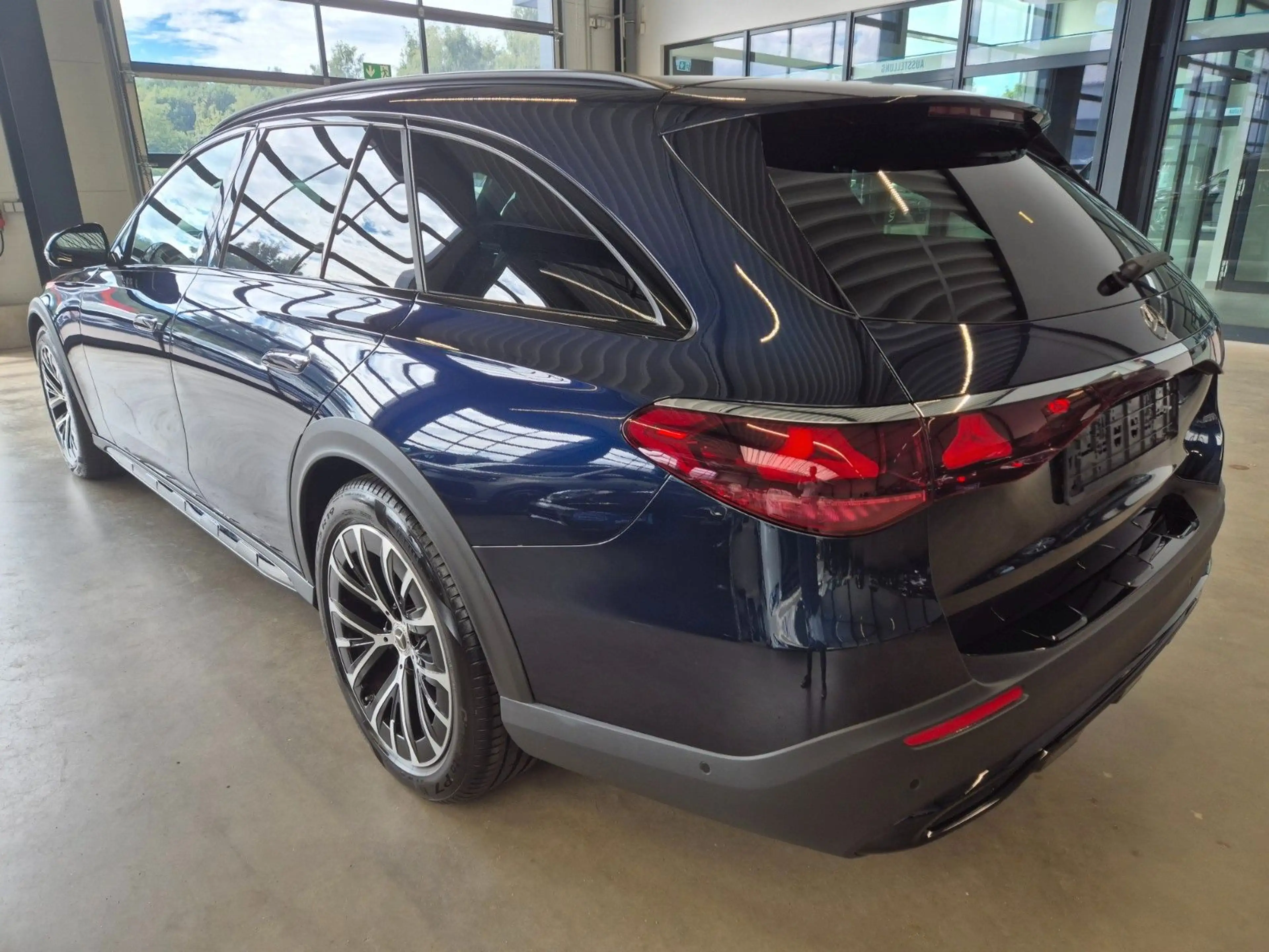 Mercedes-Benz E 450 d T ALL-TERRAIN 4M AVANTGARDE PREMIUM PLUS — photo 6