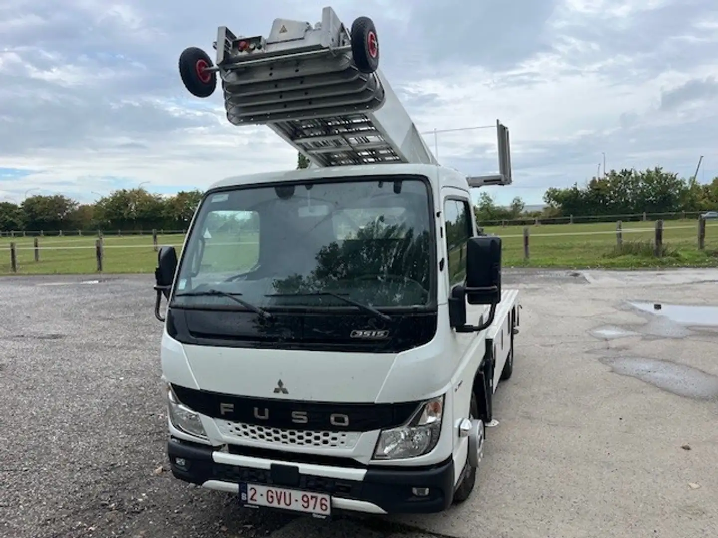 Nissan Білий - 2