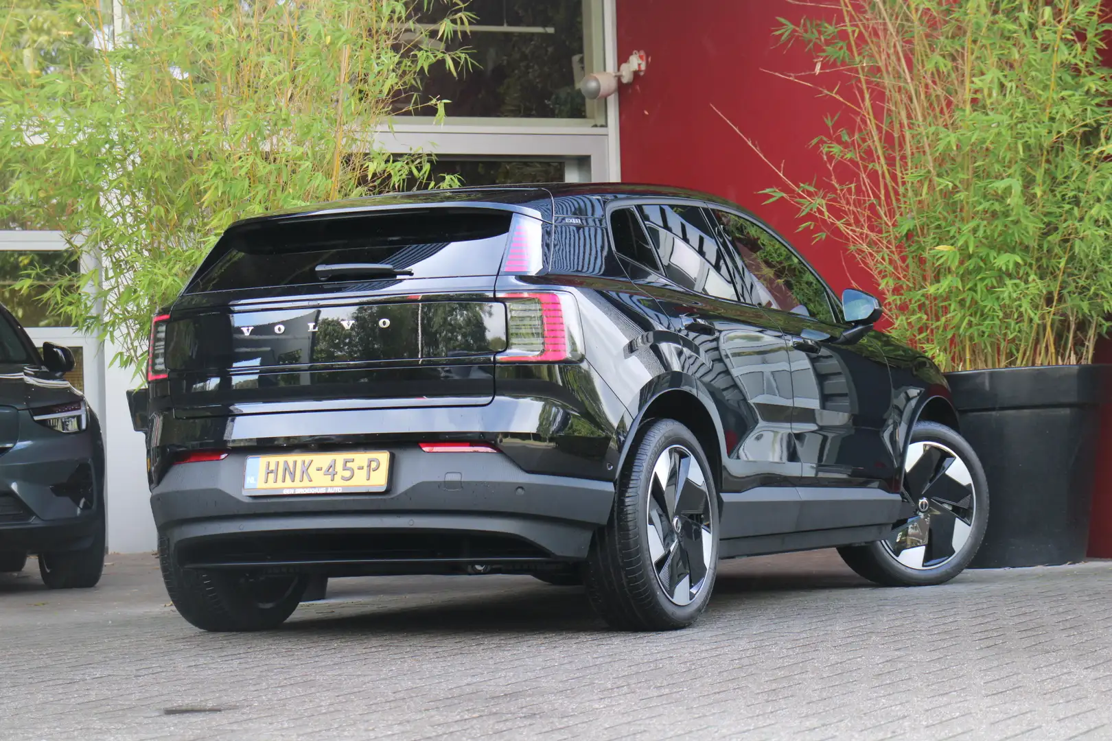 Volvo EX30 272PK Extended Range Ultra 69 kWh | Panoramadak | Noir - 2