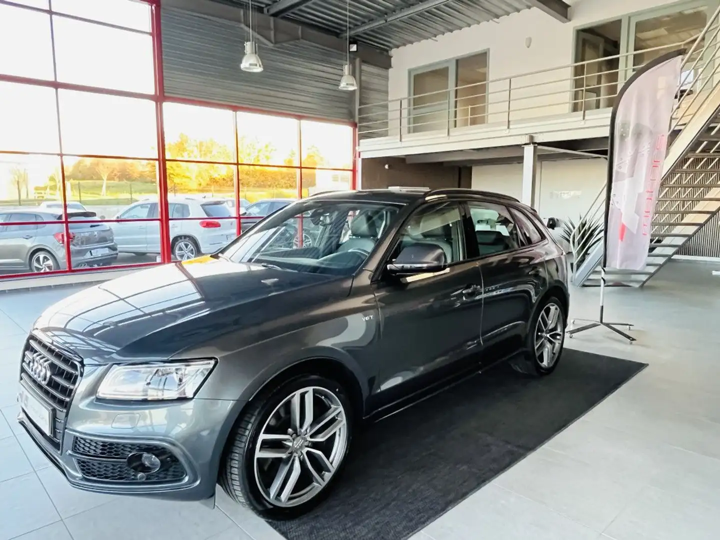 Audi SQ5 3,0 TDI V6 326 COMPETITION BVA8 QUATTRO ATTELAGE ELECTRIQUE GPS CAMERA ALU BROSSE REGULATEUR ADA Gris - 1