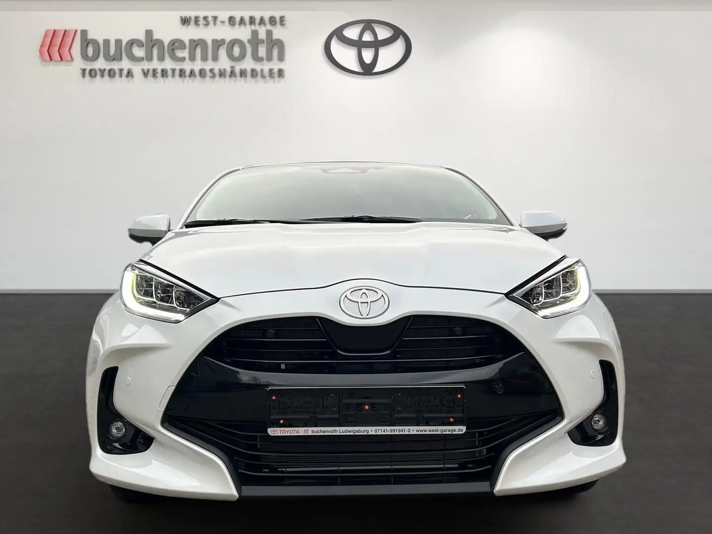 Toyota Yaris Hybrid Teamplayer + Safety - & Comfort Pak Blanc - 2